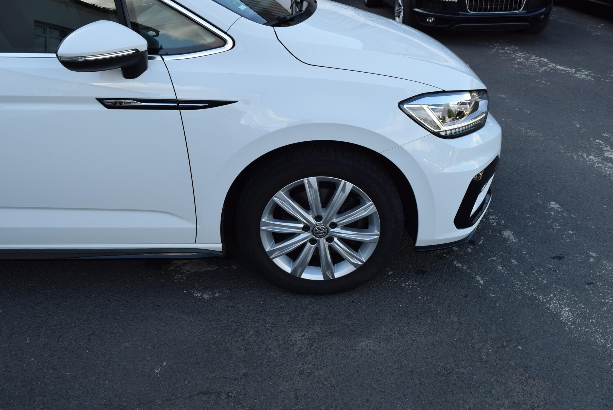 Volkswagen Touran, 1.4TSI 110kw R-line NAVI LED - fotka 5