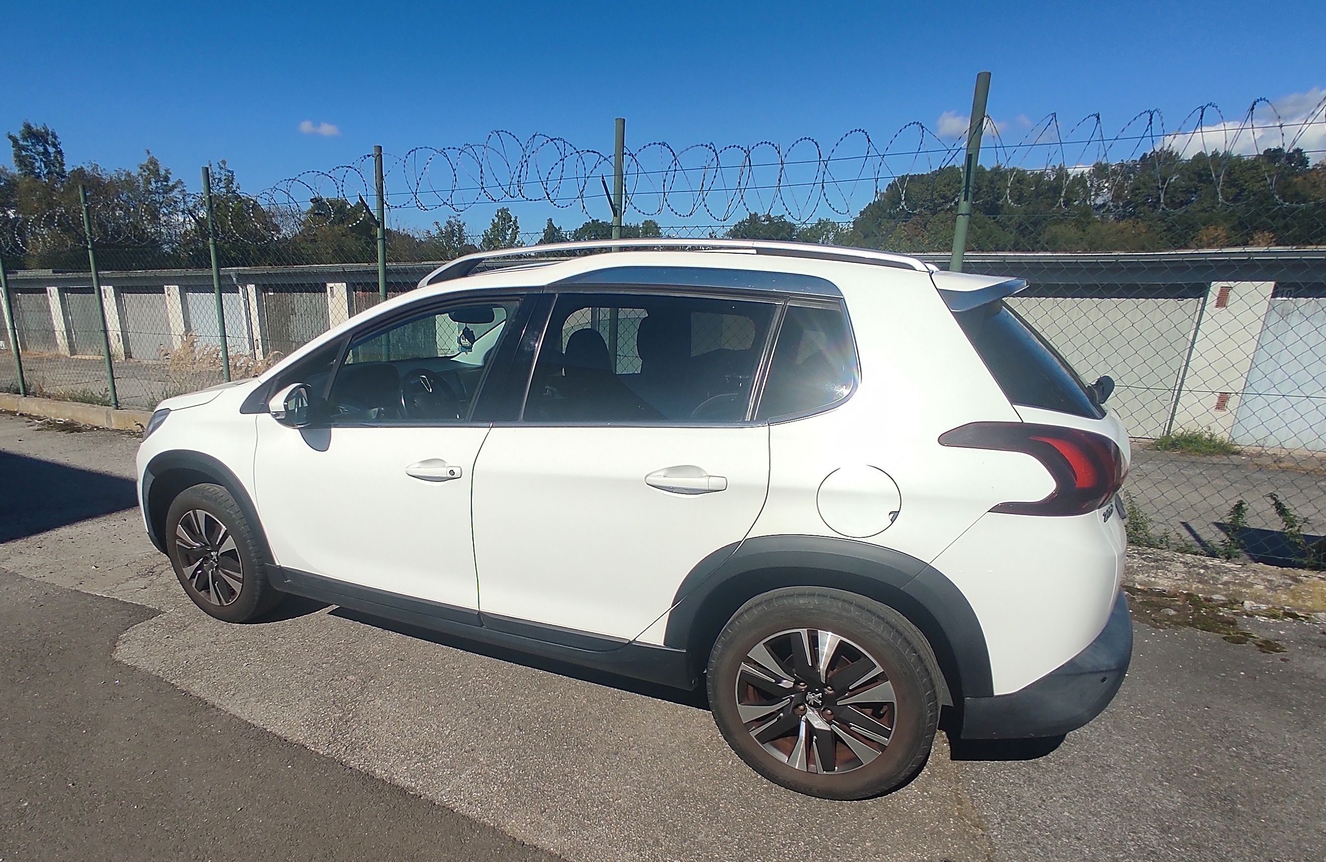 Peugeot 2008, 1,2 benzín, Allure, 1. majitel - fotka 2