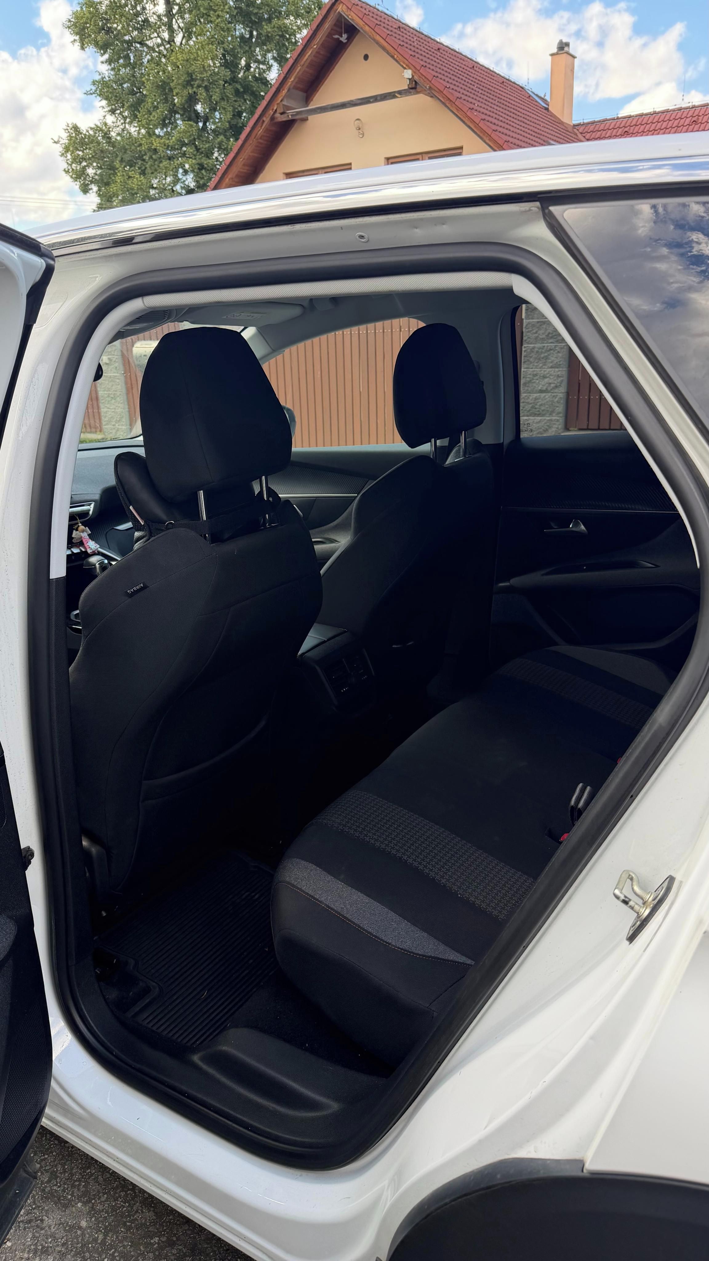 Peugeot 3008 - fotka 6
