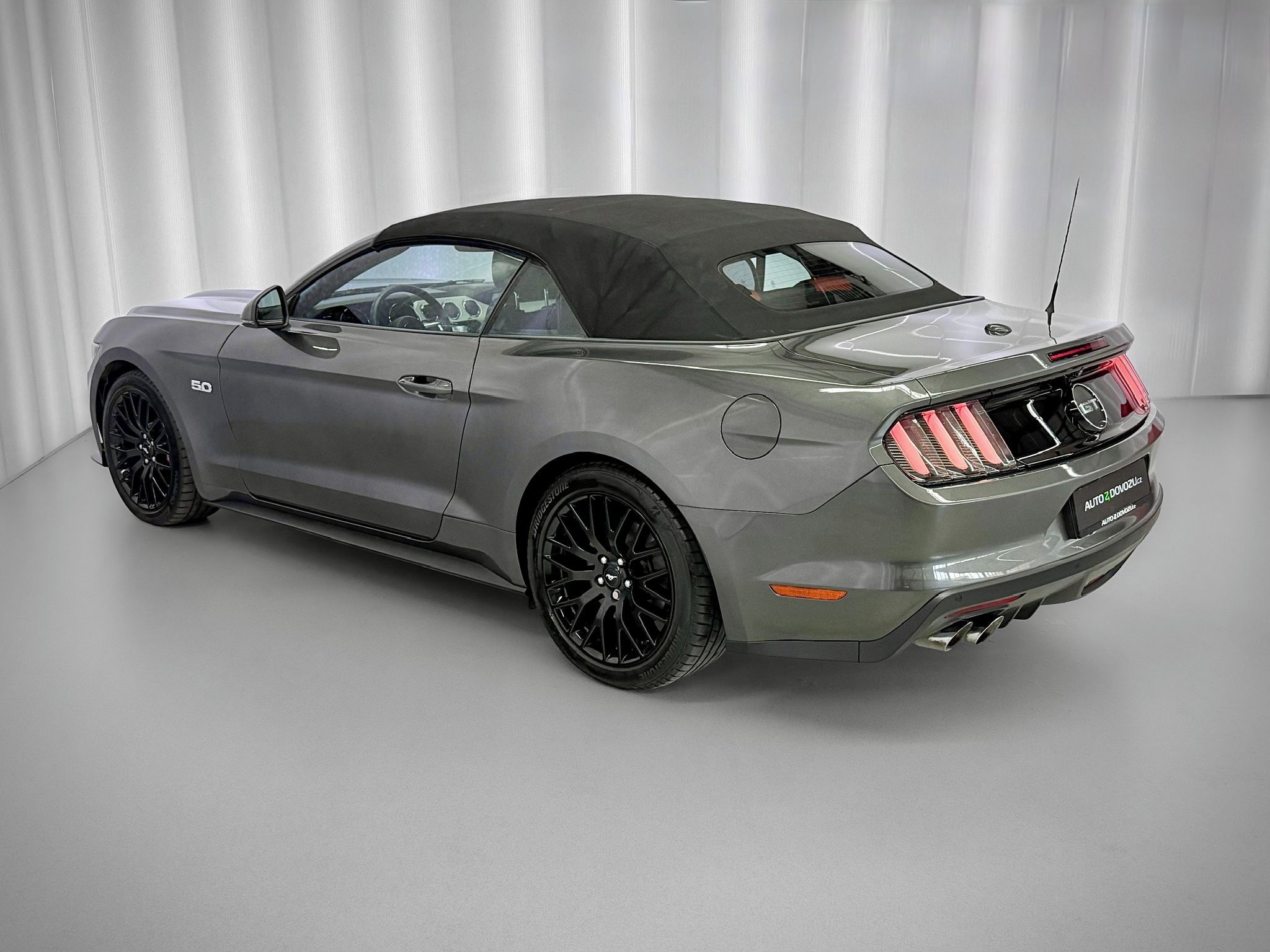 Ford Mustang, 5.0 V8 GT CABRIO, ROUSH VÝFUKY - fotka 5