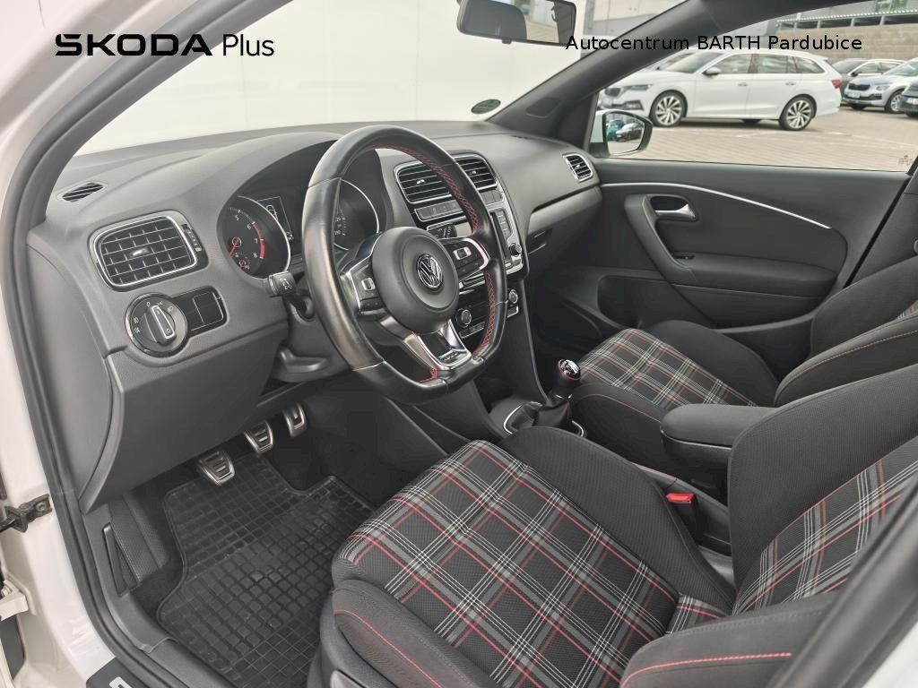 Volkswagen Polo, GTI / 1,8 TSI / 141 kW / 6MP - fotka 5