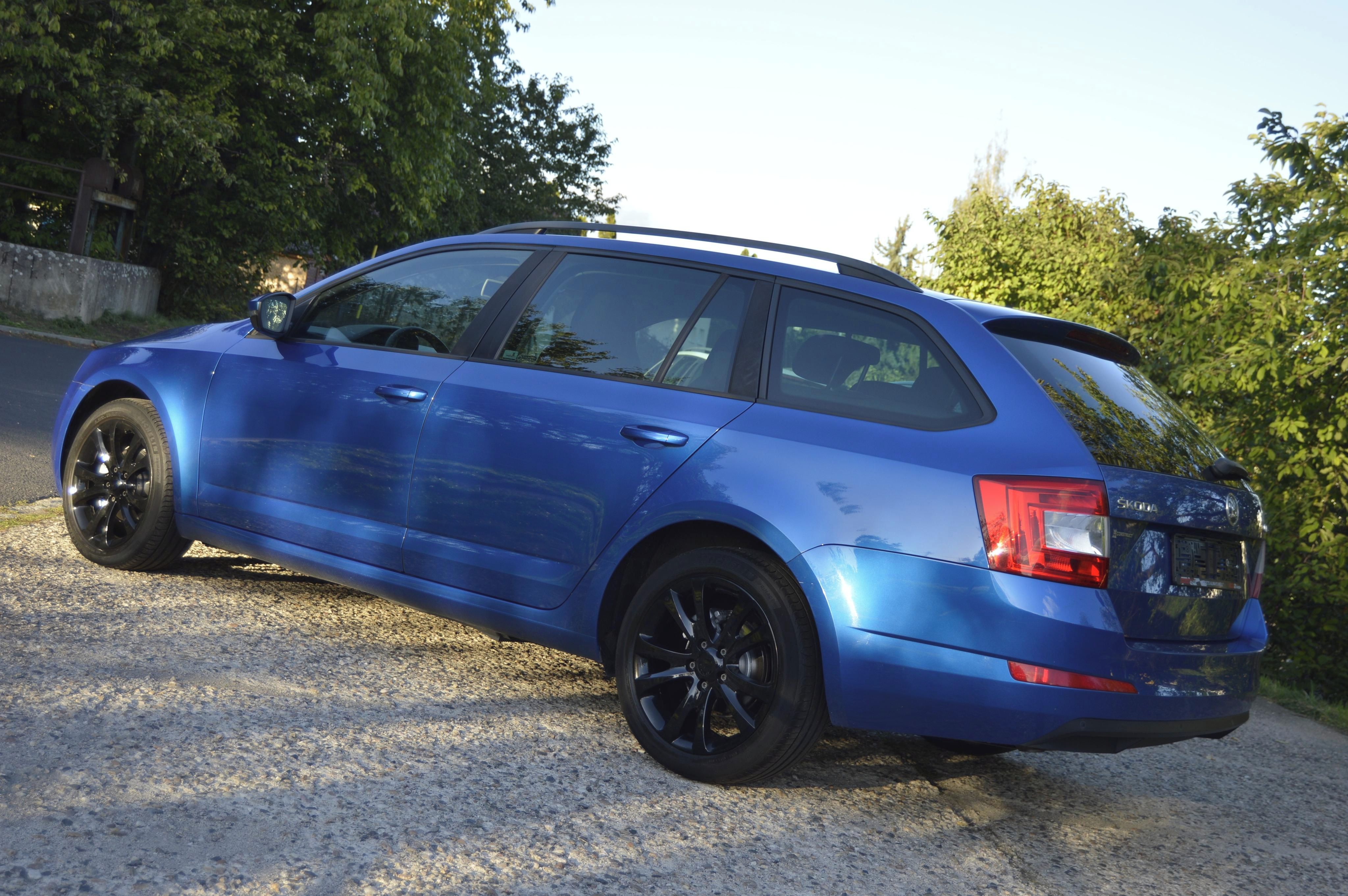 Škoda Octavia, 1.6 TDI 81 KW * SERVIS - SPORT - fotka 3
