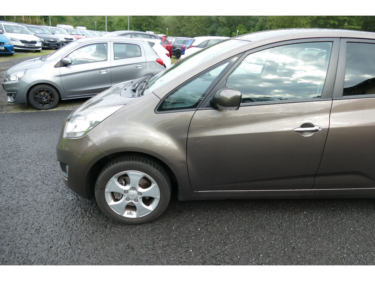Kia Venga, 1,6 92KW KLIMA - fotka 5
