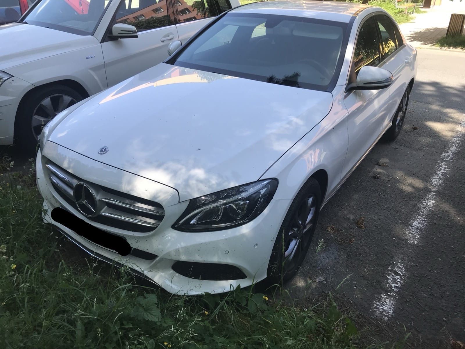 Mercedes-Benz Třídy C, 220d 4matic - fotka 2