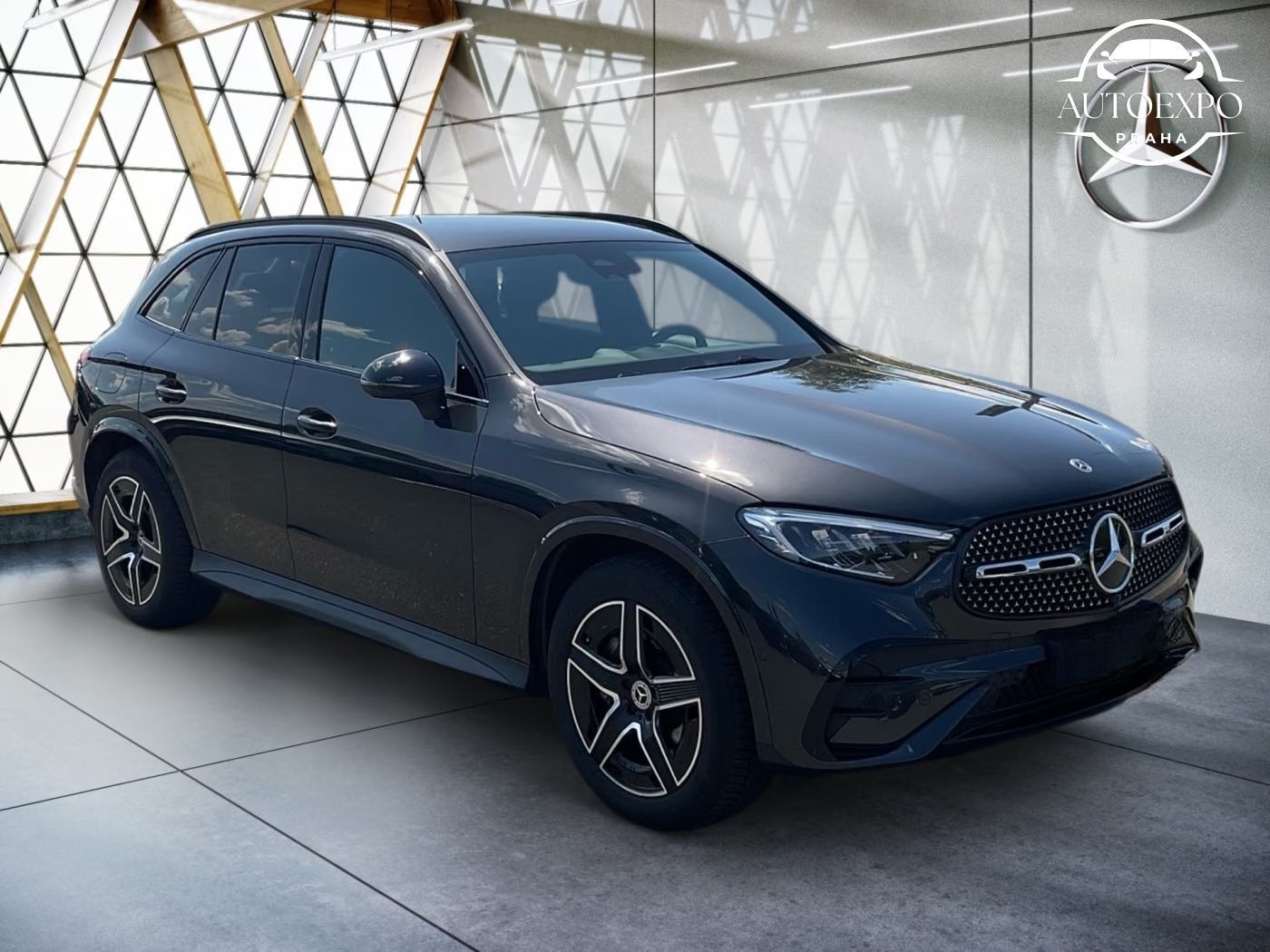 Mercedes-Benz GLC, 300d 4MATIC AMG Night* - fotka 2