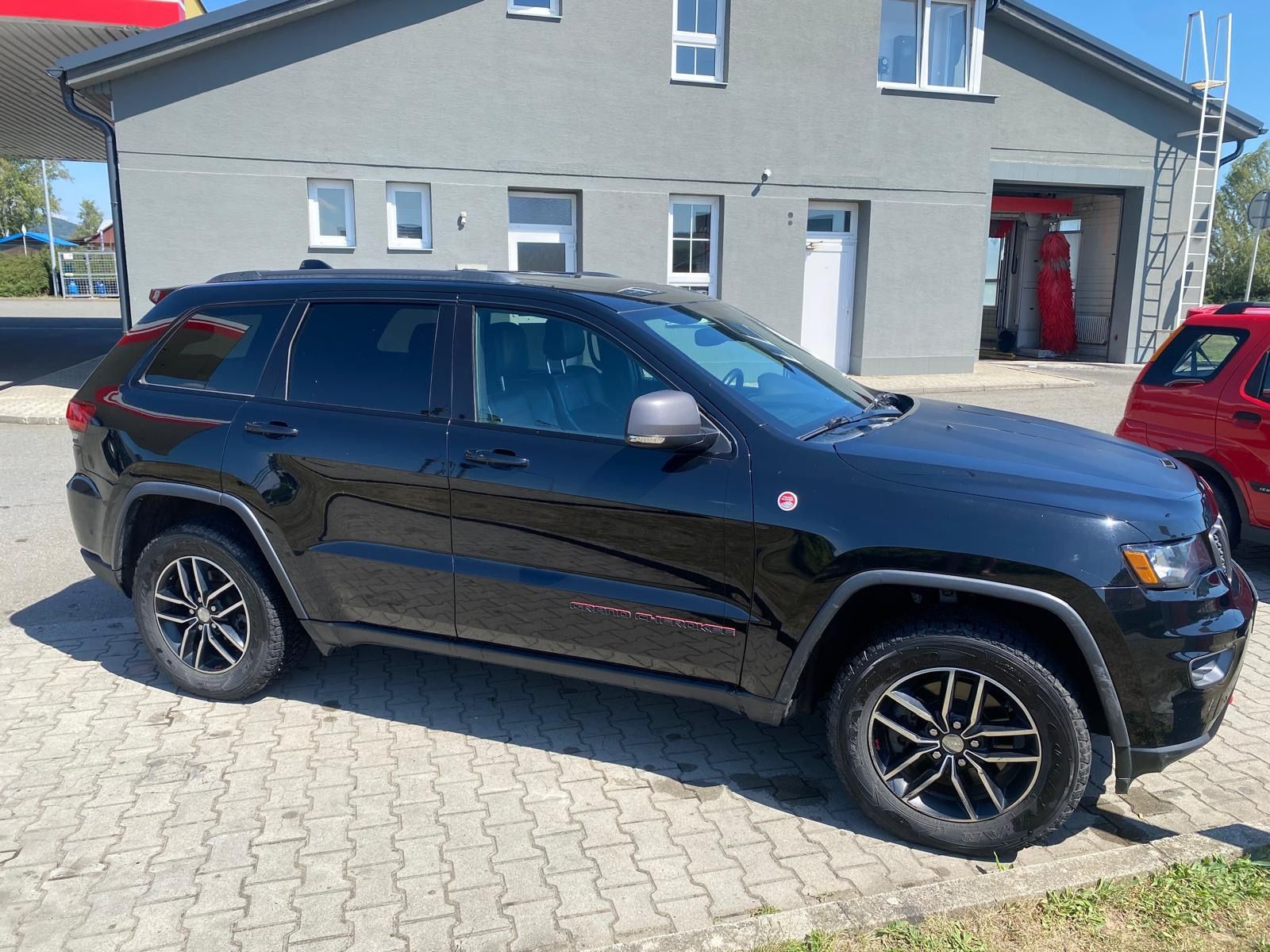 Jeep Grand Cherokee, 5.7 V8 HEMI Trailhawk - fotka 3