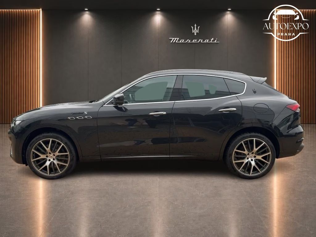 Maserati Levante, Modena S*Carbon*Panorama - fotka 2