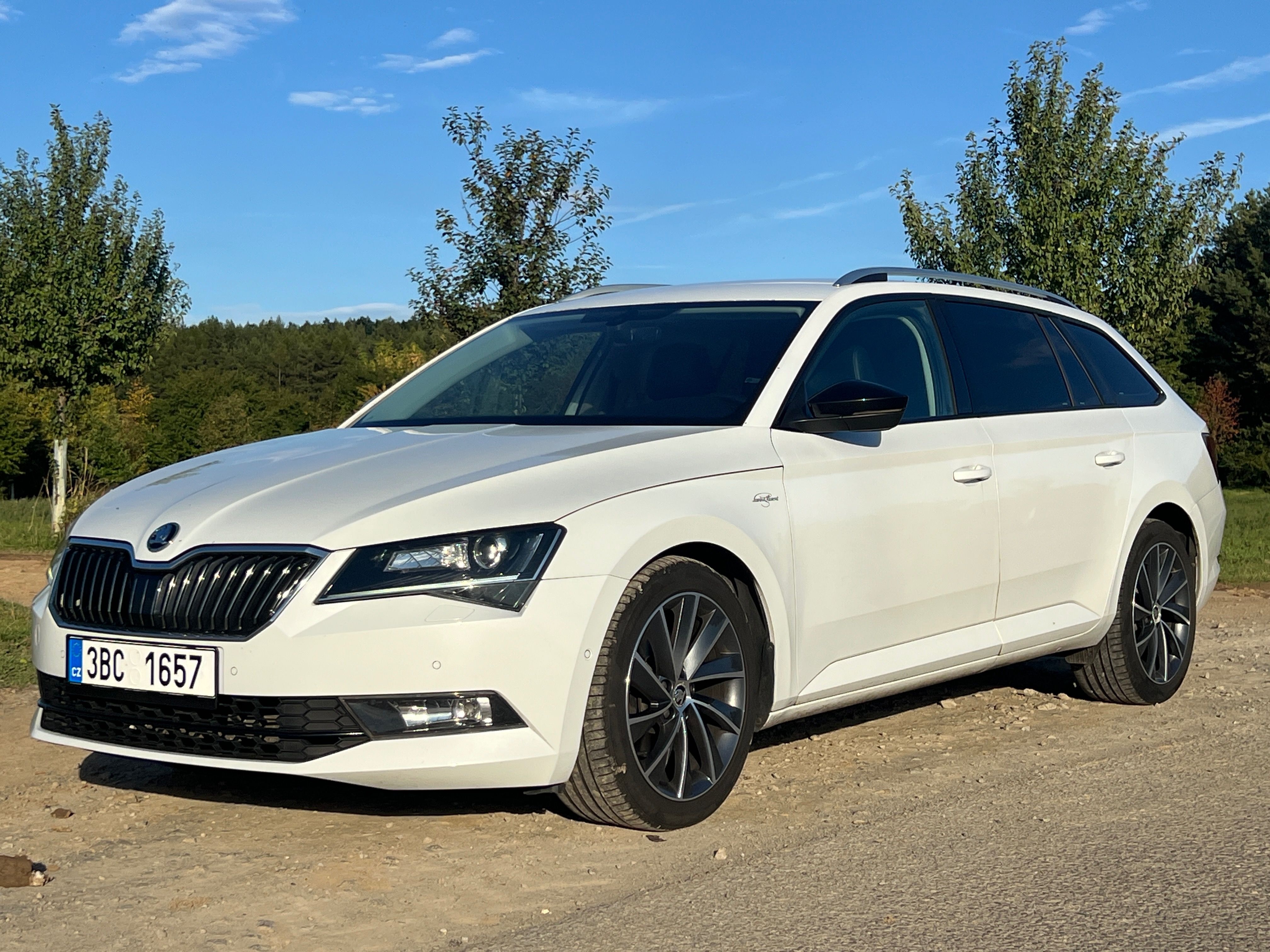 Škoda Superb, Škoda Superb III 2.0 TDI 140kW - fotka 2