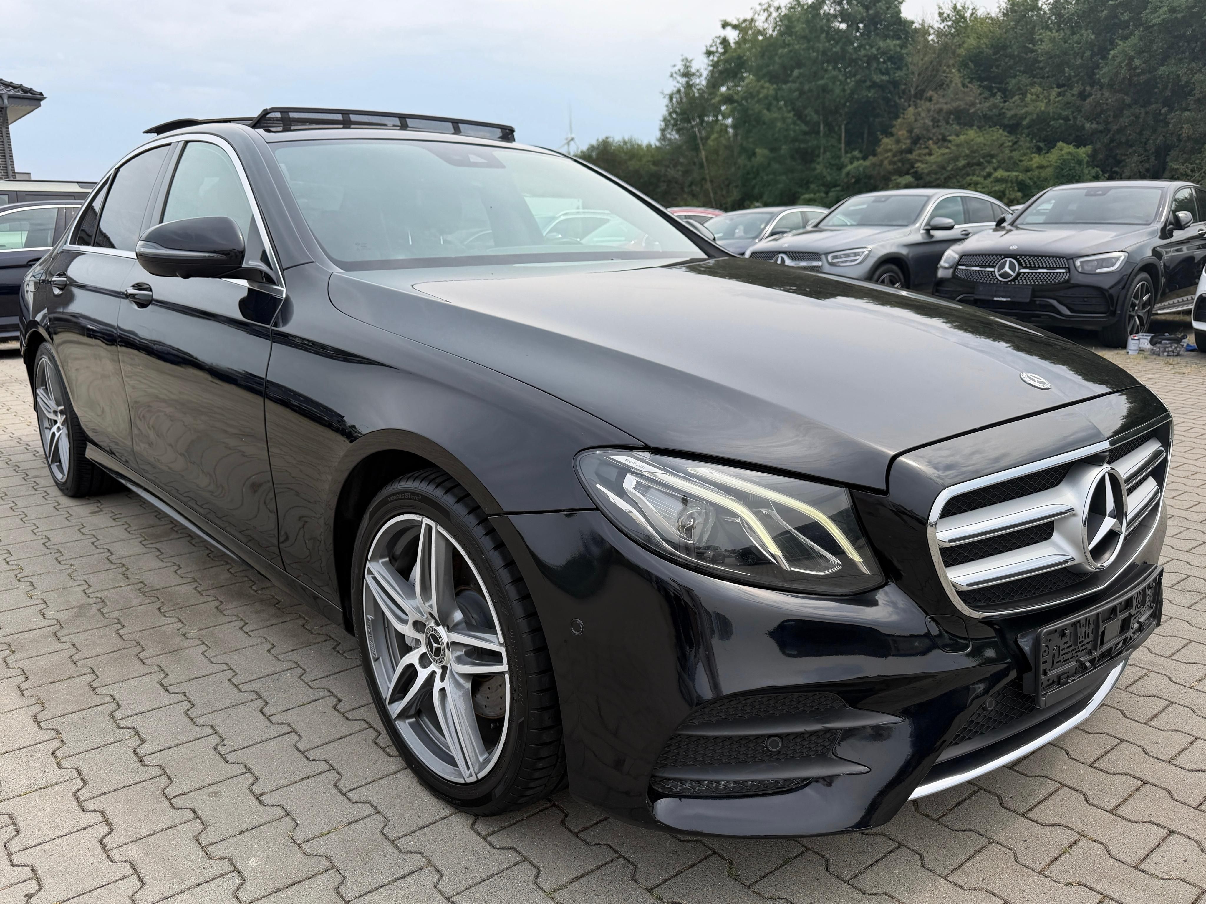 Mercedes-Benz Třídy E, E200d AMG Line - fotka 2