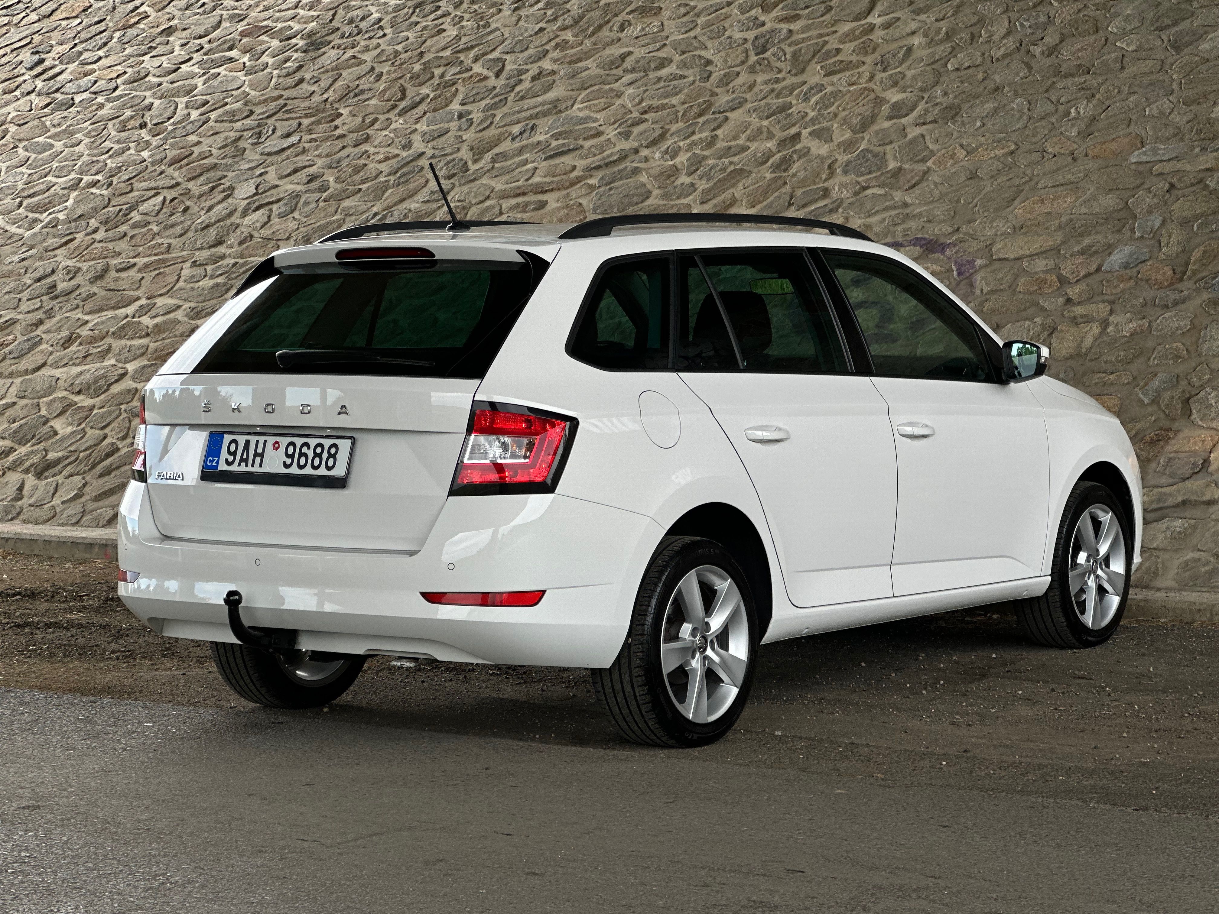 Škoda Fabia, 1.0 TSI 70 kW Combi Ambition+ - fotka 5