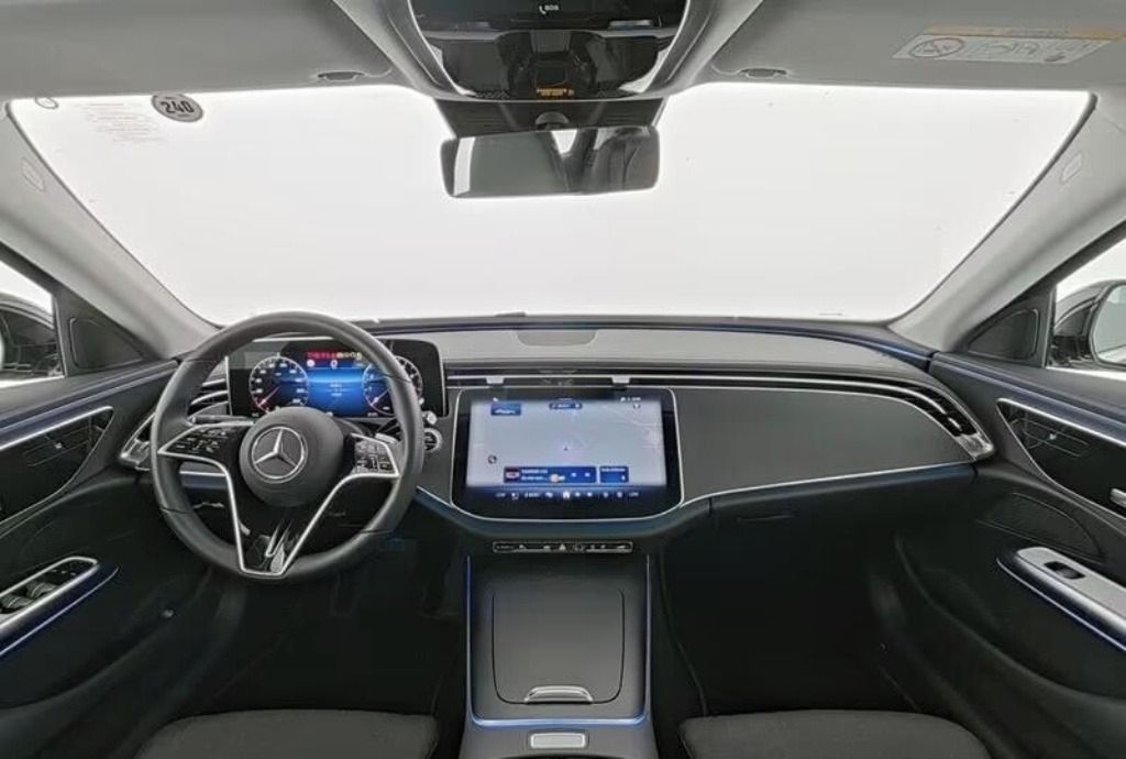 Mercedes-Benz Třídy E, 200 AVANTGARDE DISTRONIC - fotka 6