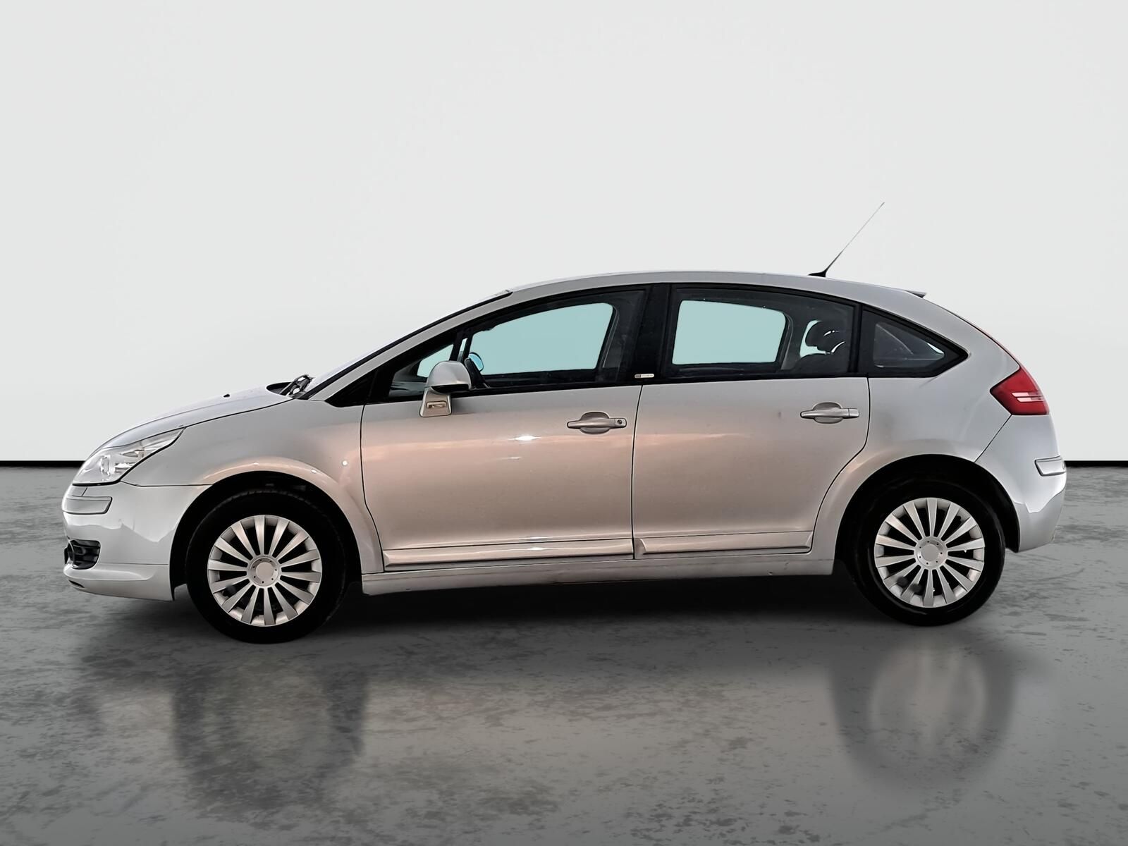Citroën C4, 1.6 HDi, Tažné, Klima - fotka 3
