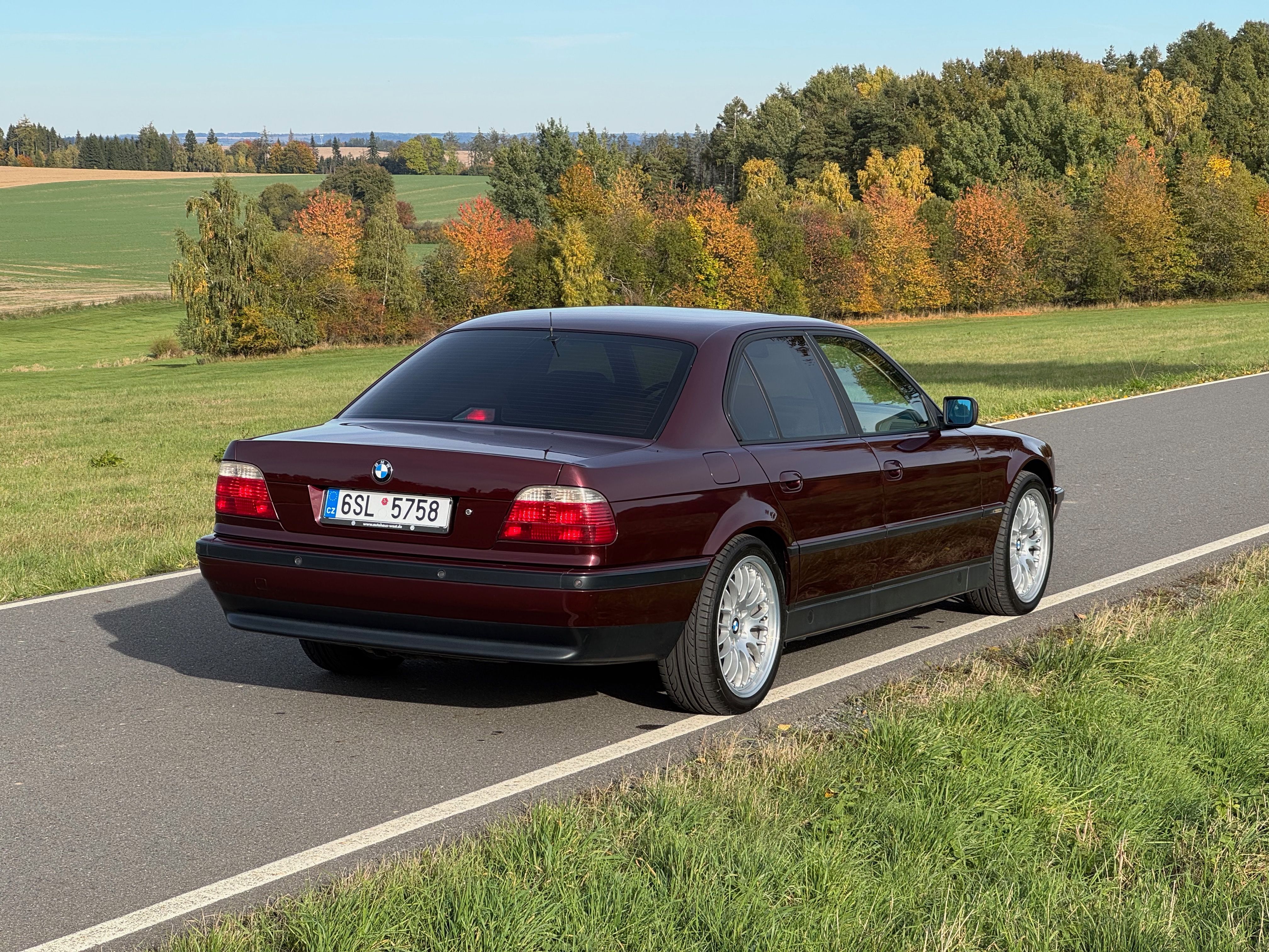 BMW Řada 7, BMW 735i V8, AT, Canyonrot - fotka 5