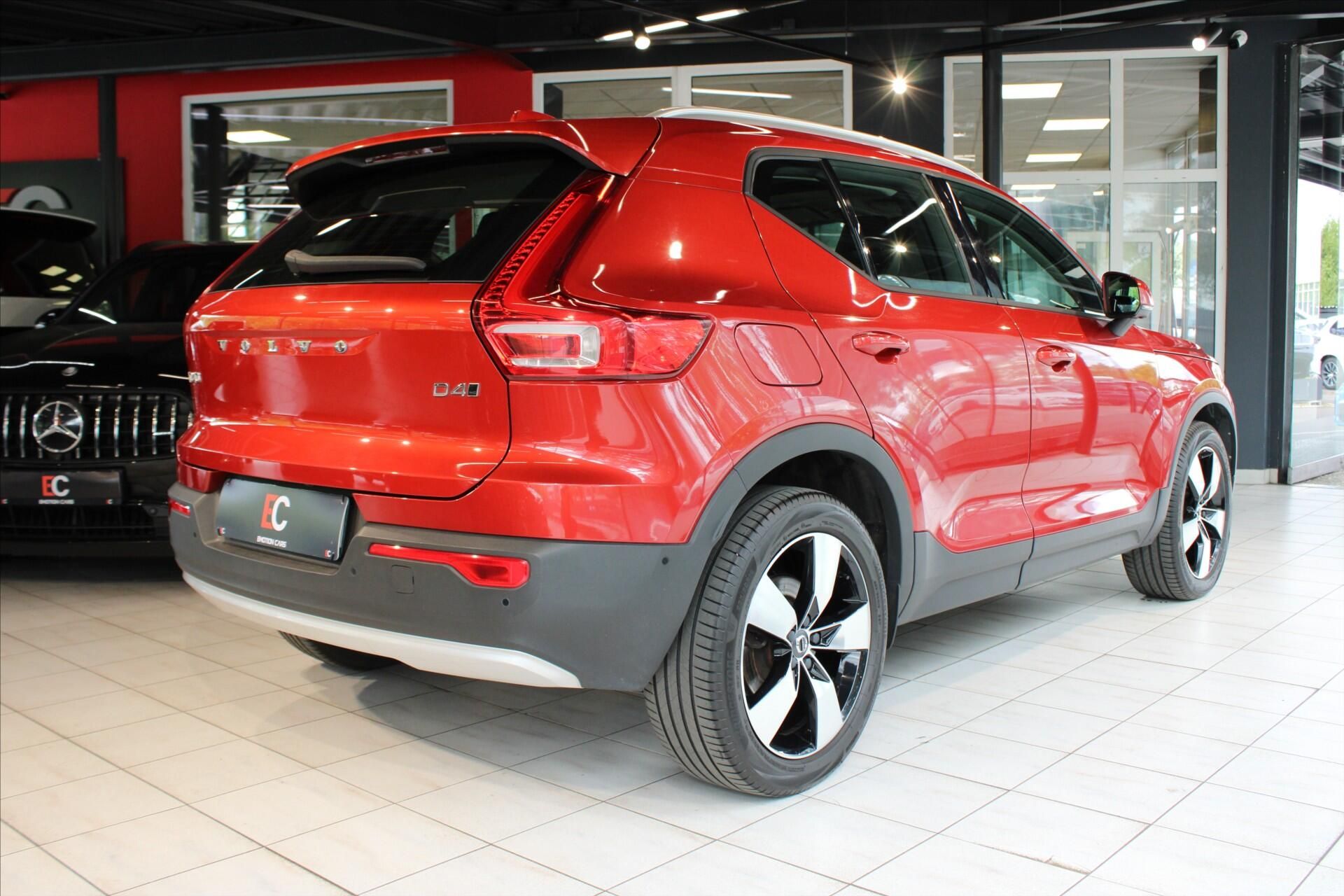Volvo XC40, D4 AWD Momentum PilotAs/360°/P - fotka 6