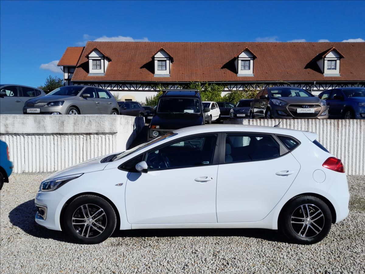 Kia Cee´d, 1,6i 99kW - fotka 4