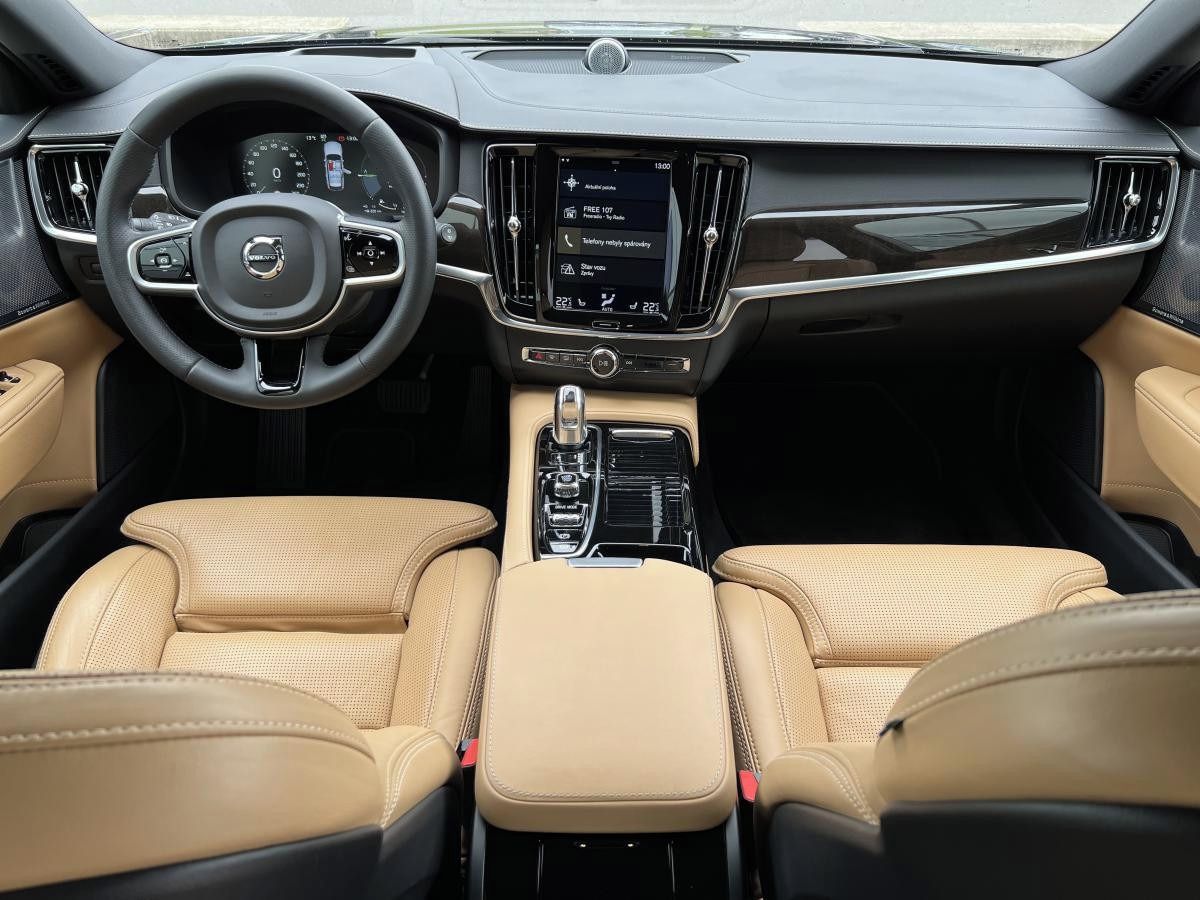 Volvo V90, T8 PHEV AWD Inscription AUT ČR - fotka 2