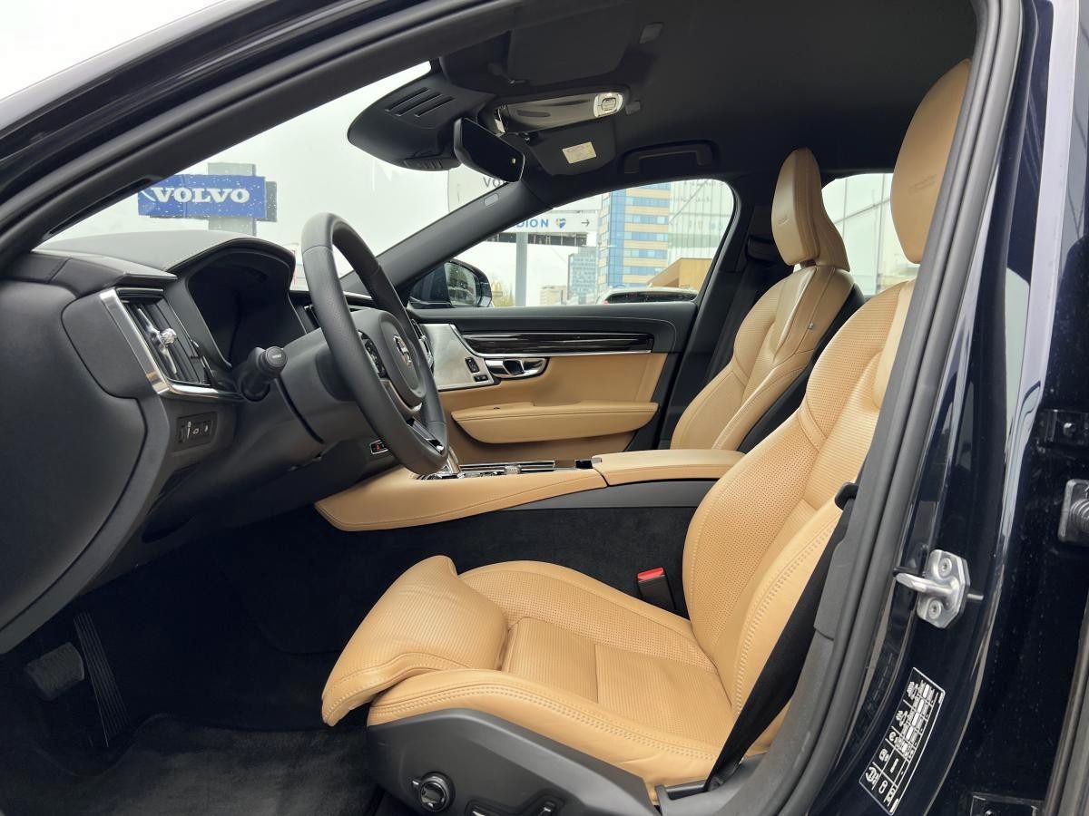 Volvo V90, T8 PHEV AWD Inscription AUT ČR - fotka 3
