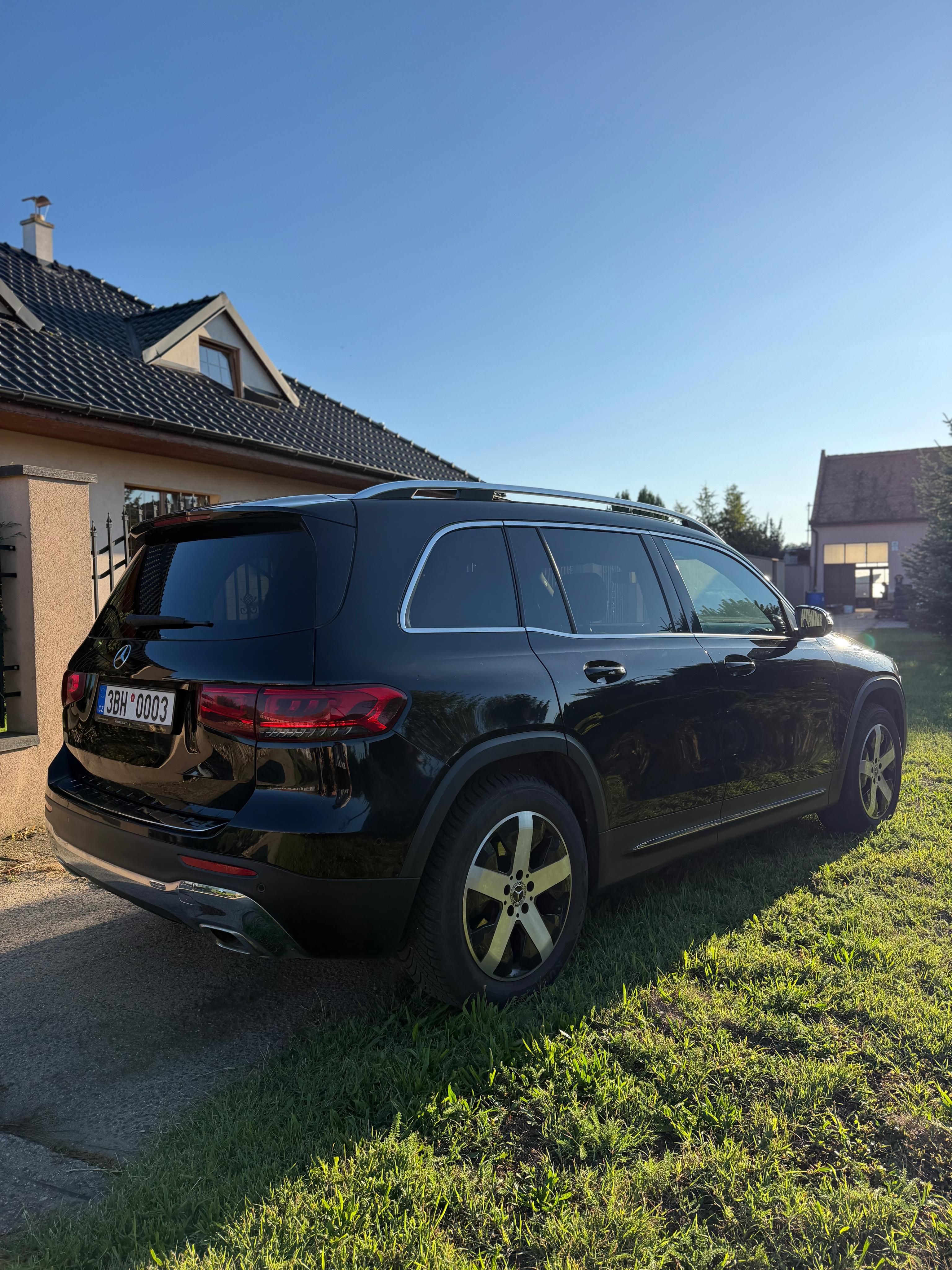 Mercedes-Benz GLB, Mercedes-Benz GLB 200d - fotka 6