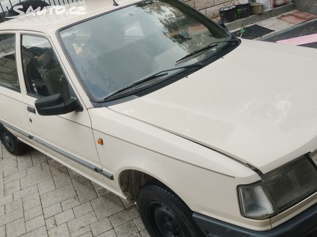 Peugeot 309