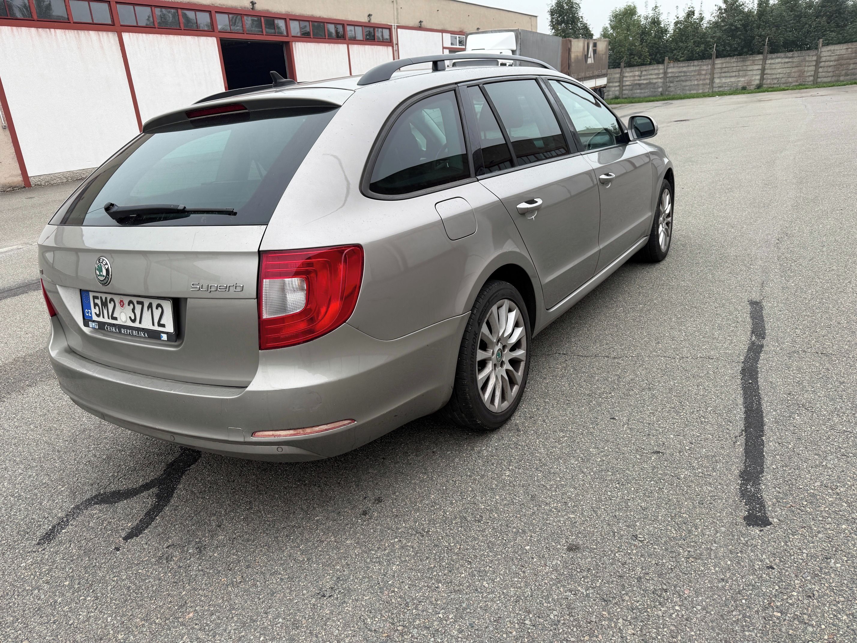 Škoda Superb, Škoda Superb Kombi - fotka 4