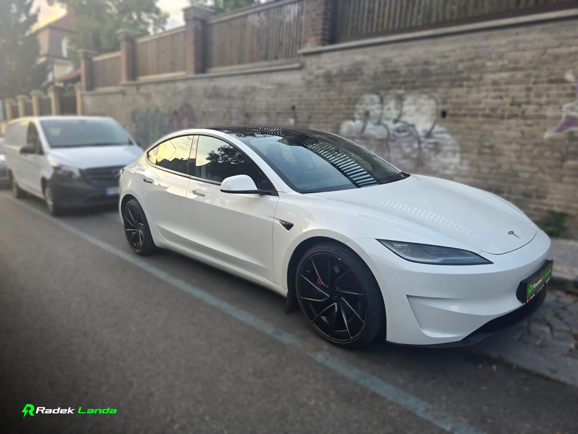 Tesla Model 3, Highland | HW4 | AMD Ryzen