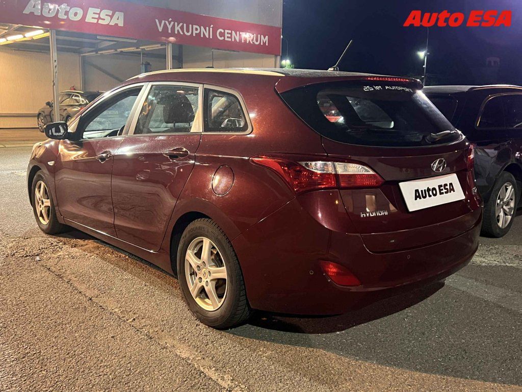 Hyundai i30, 1.6 GDi - fotka 2