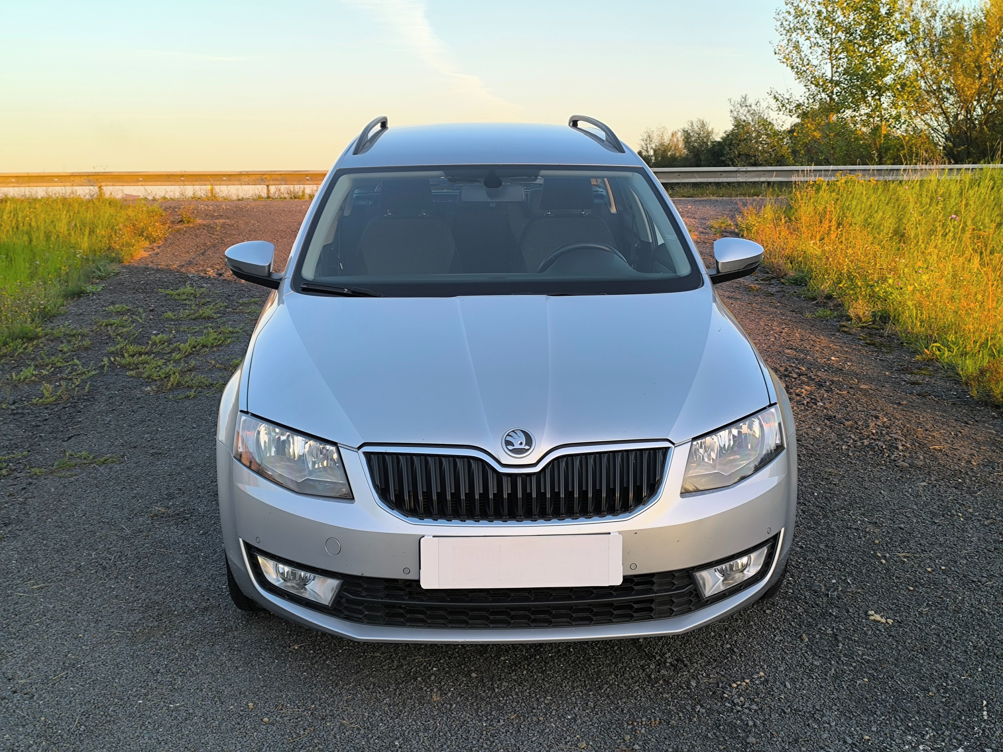 Škoda Octavia, 1.4TSI 103kW SERVISOVÁNO - fotka 2