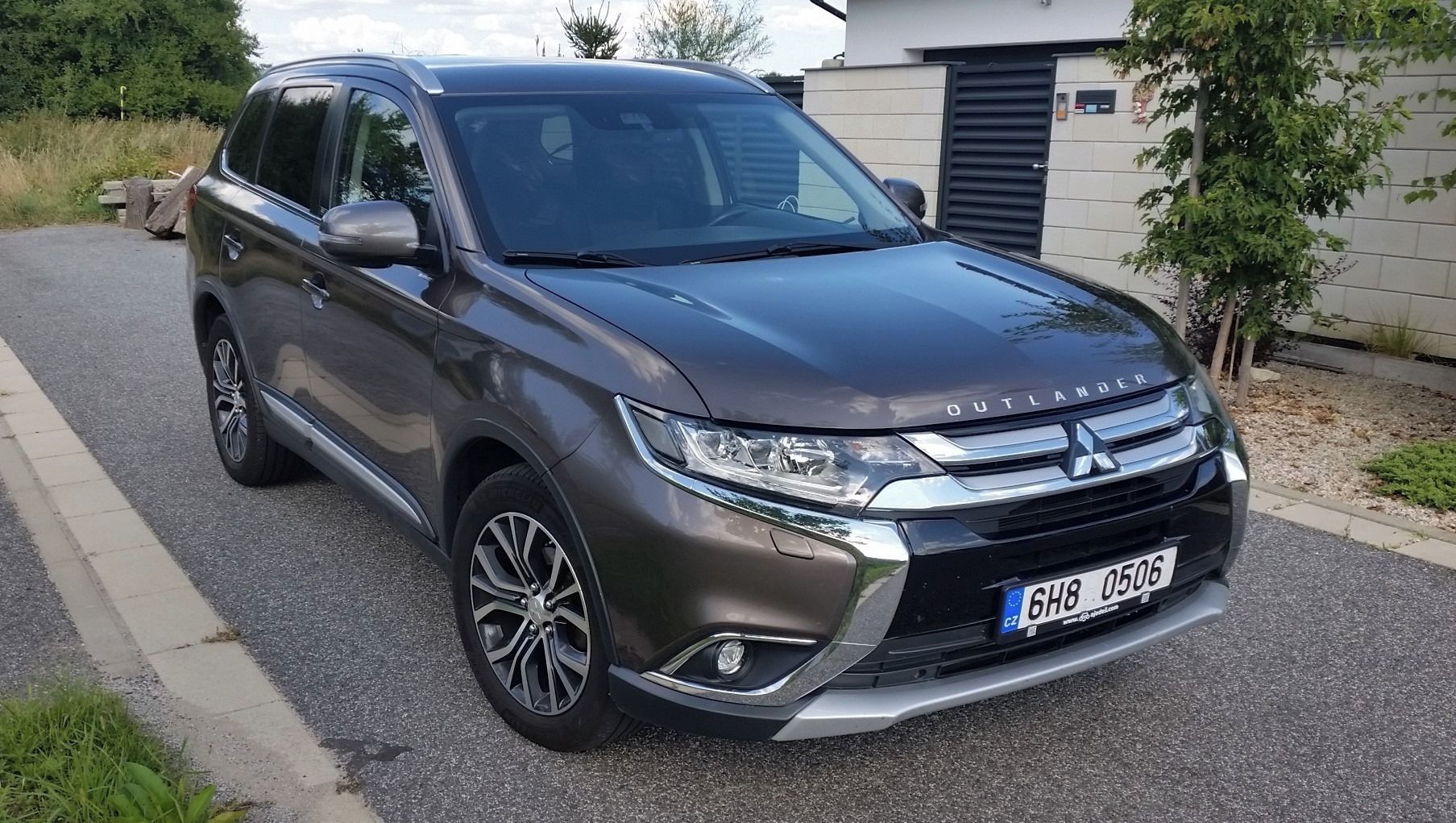 Mitsubishi Outlander, 2.2 DI-D 4x4 původ ČR 7 míst