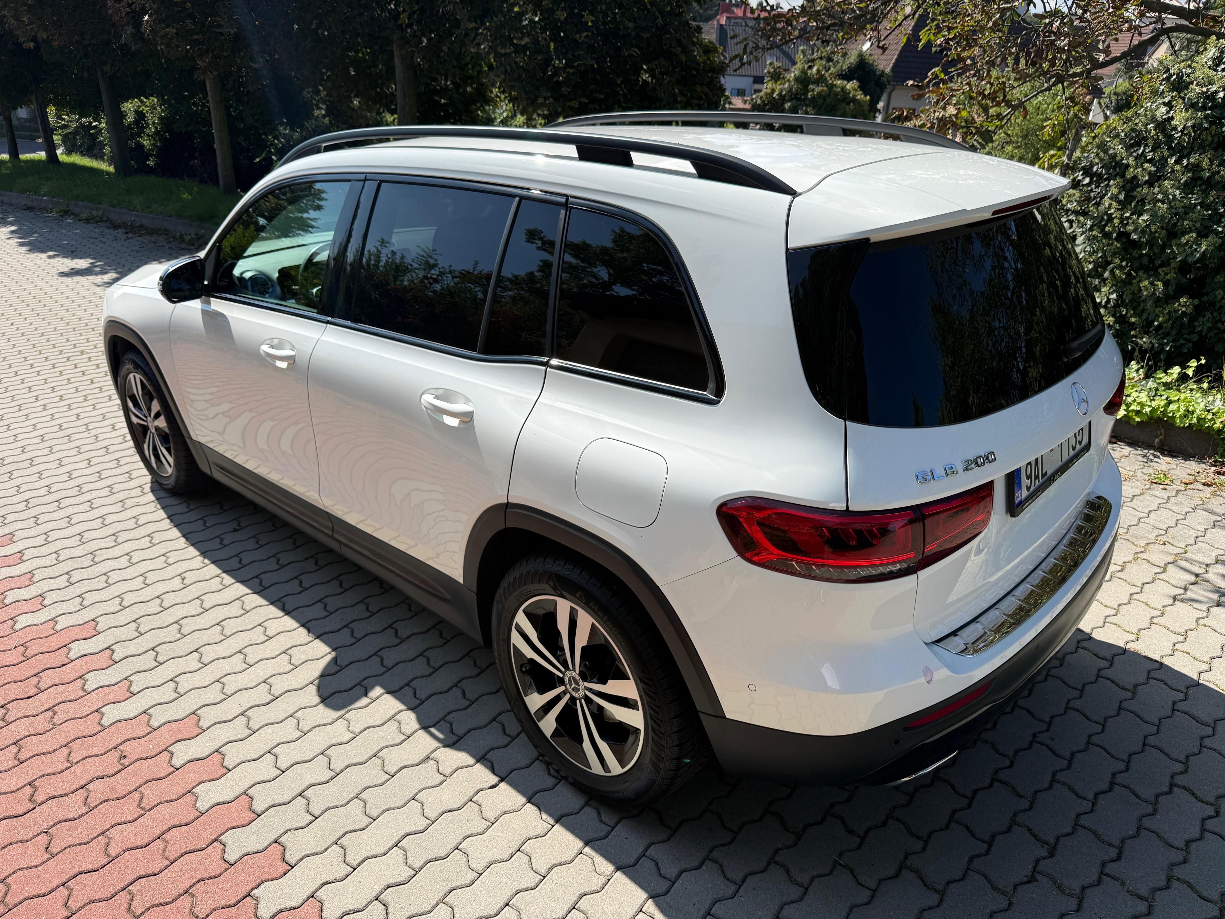 Mercedes-Benz GLB, 200 benzin,PROGRESSIVE,KRÁSNÝ - fotka 5