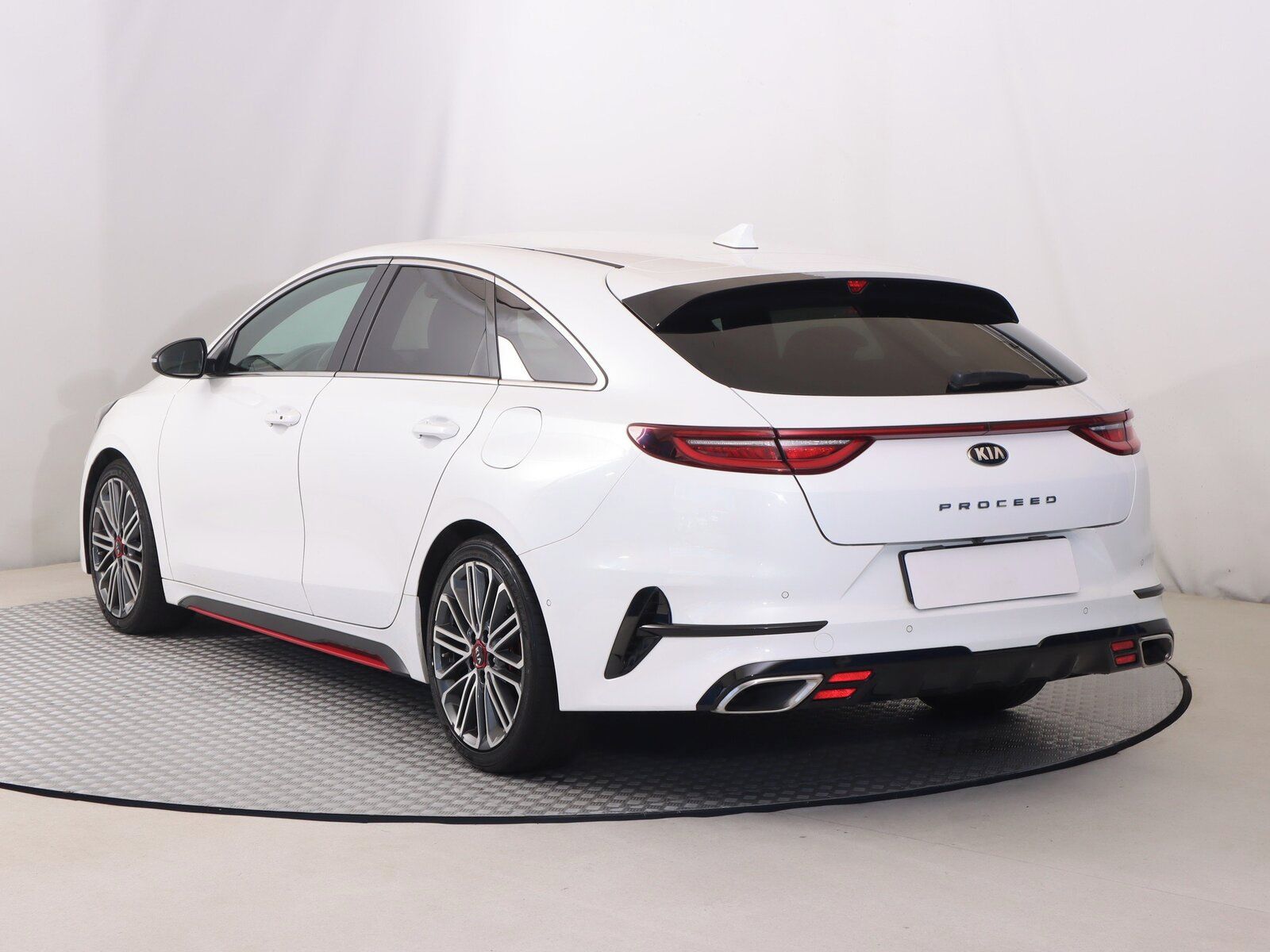 Kia ProCeed, GT 1.6 T-GDI, Automat - fotka 4