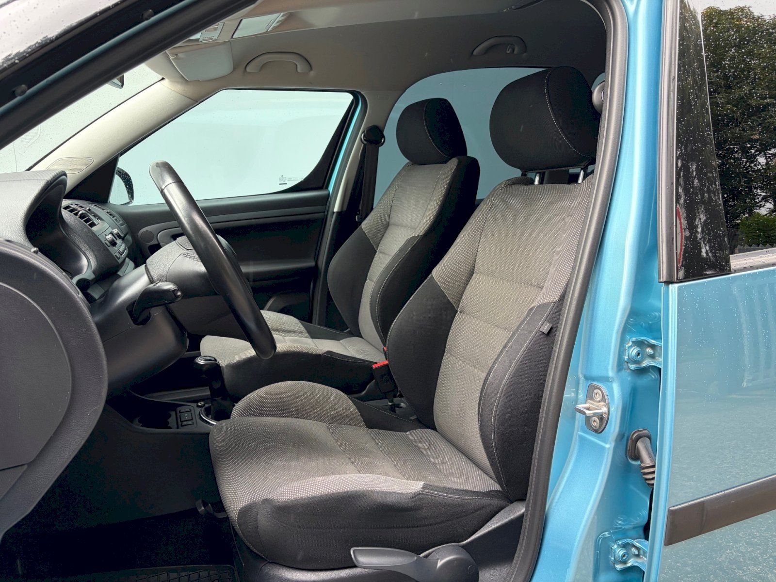 Škoda Roomster, 1,2 Tsi 77kW Comfort 5°MP - fotka 6