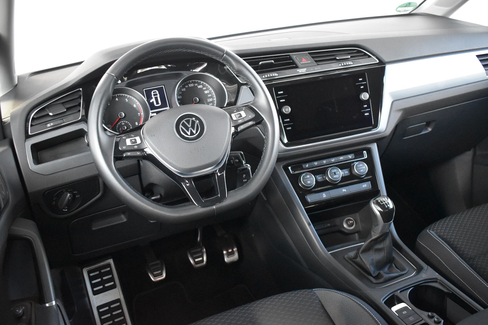 Volkswagen Touran, 1.5TSI 110kW,tažné,záruka,LED - fotka 5