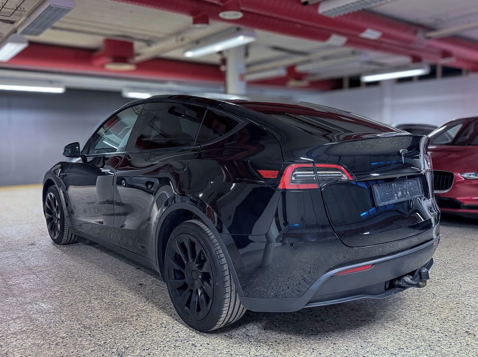 Tesla Model Y, Long Range AWD - fotka 5