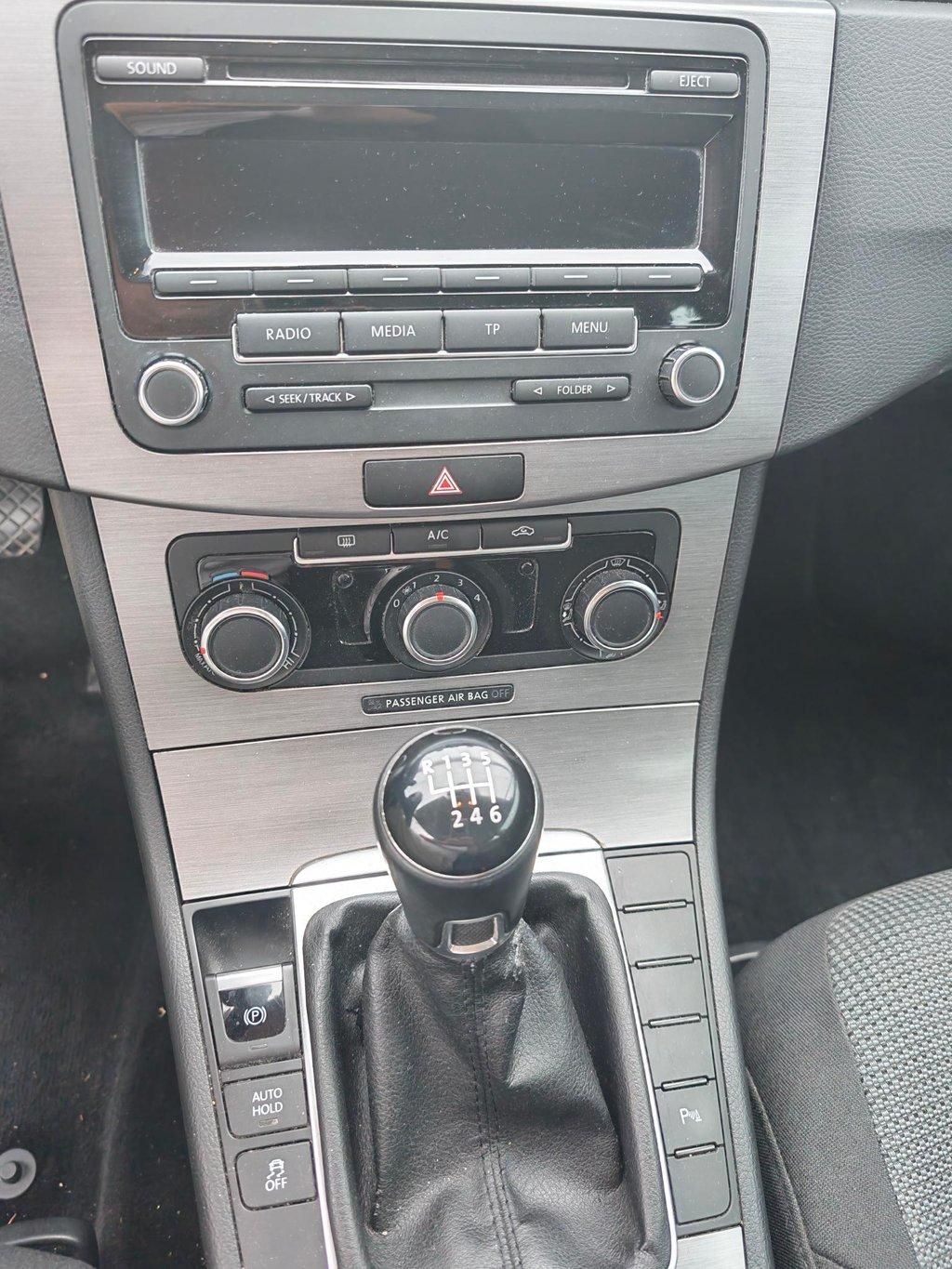 Volkswagen Passat, 1,8 TSi - Comfortline - fotka 6