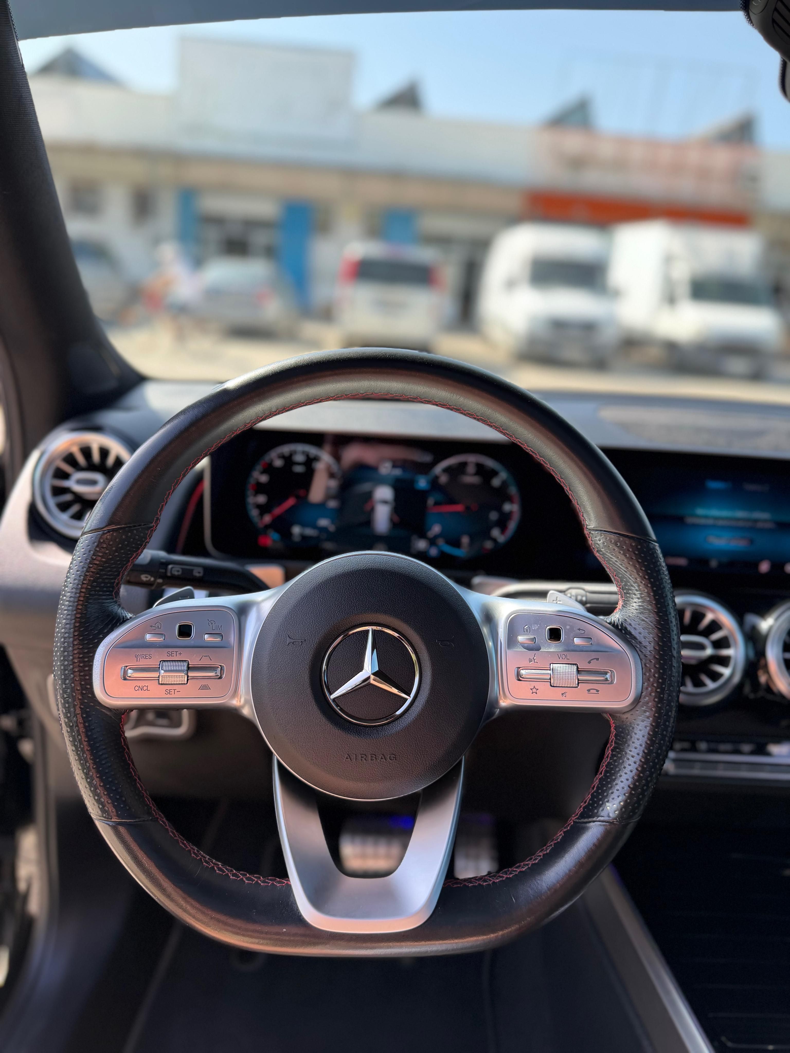 Mercedes-Benz GLB, 4x4 | AMG | DPH - fotka 4