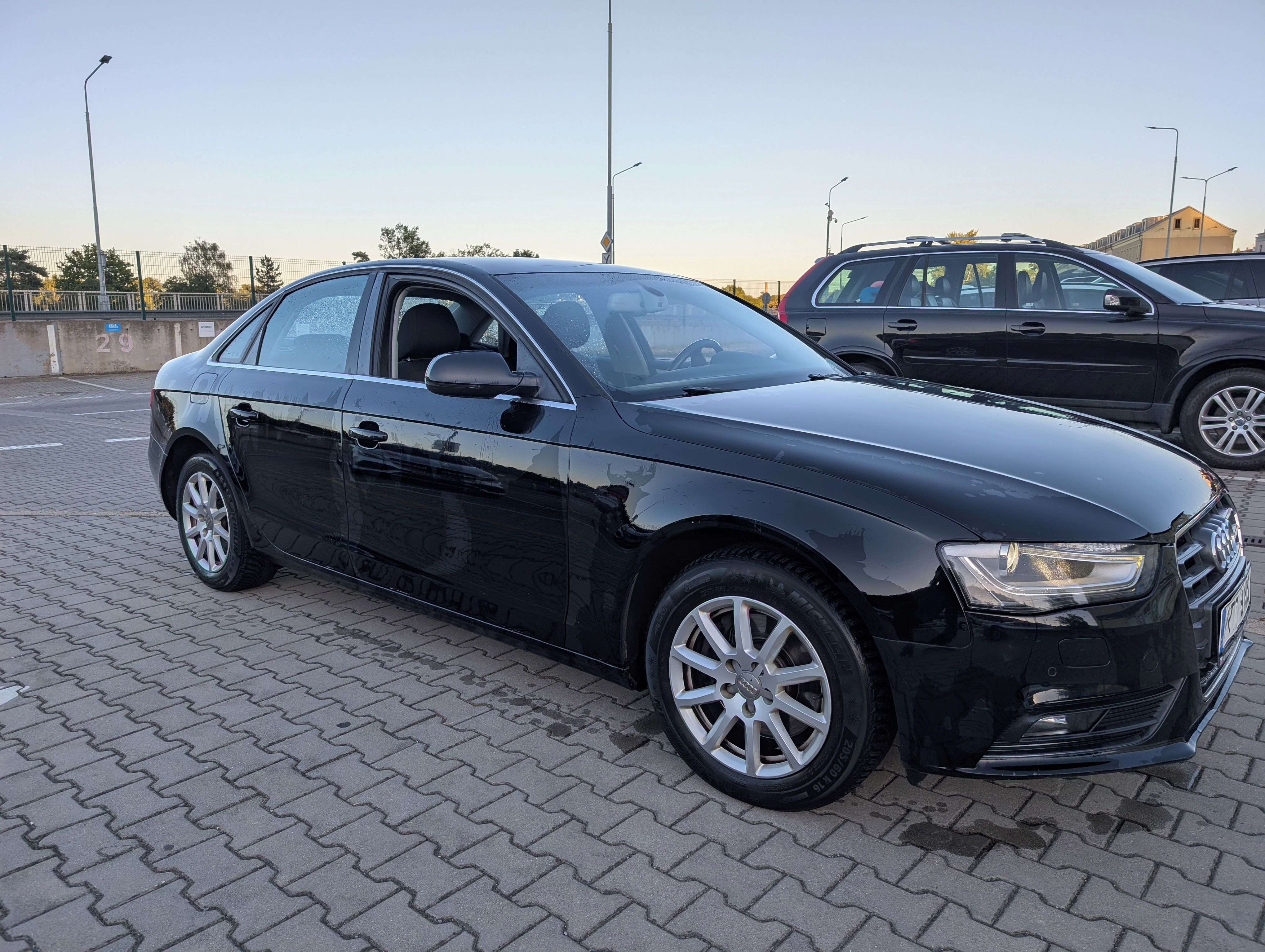 Audi A4, Audi A4, 2.0 TDI, Limousine - fotka 2
