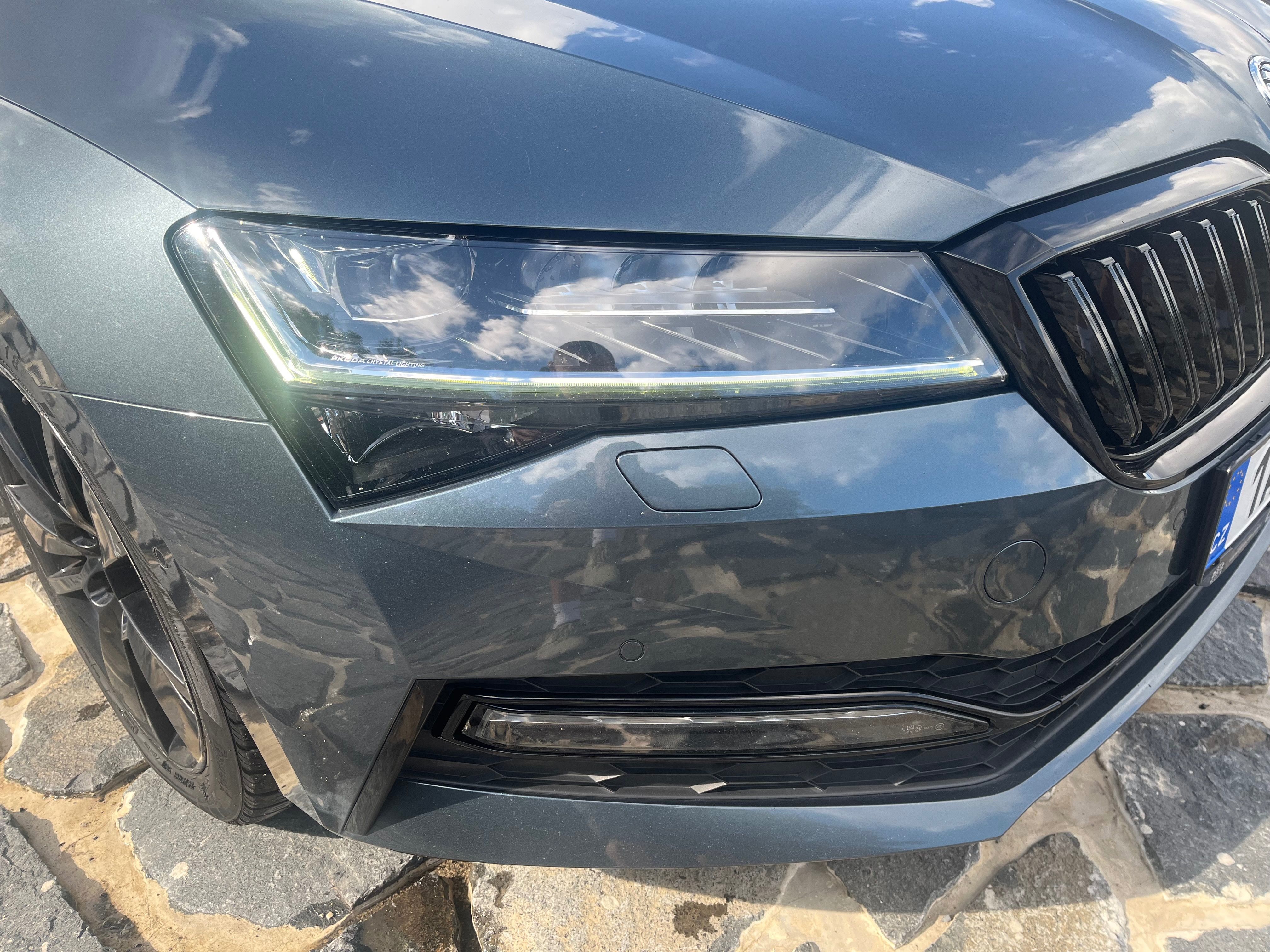 Škoda Superb, 2.0tdi 140kw DSG Sportline - fotka 5