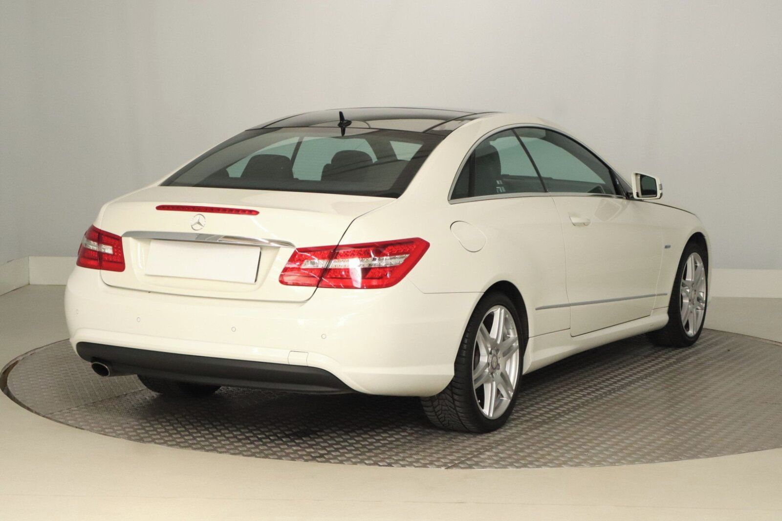 Mercedes-Benz Třídy E, 250, Avantgarde, Automat, Kůže - fotka 5