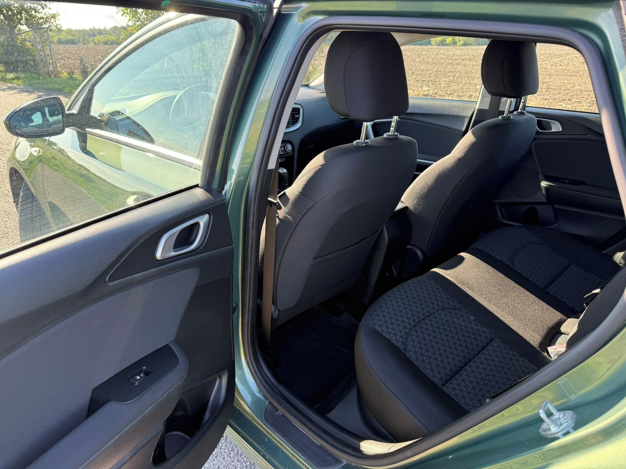 Kia Cee´d, 1.5i 117kW 22900km - fotka 5