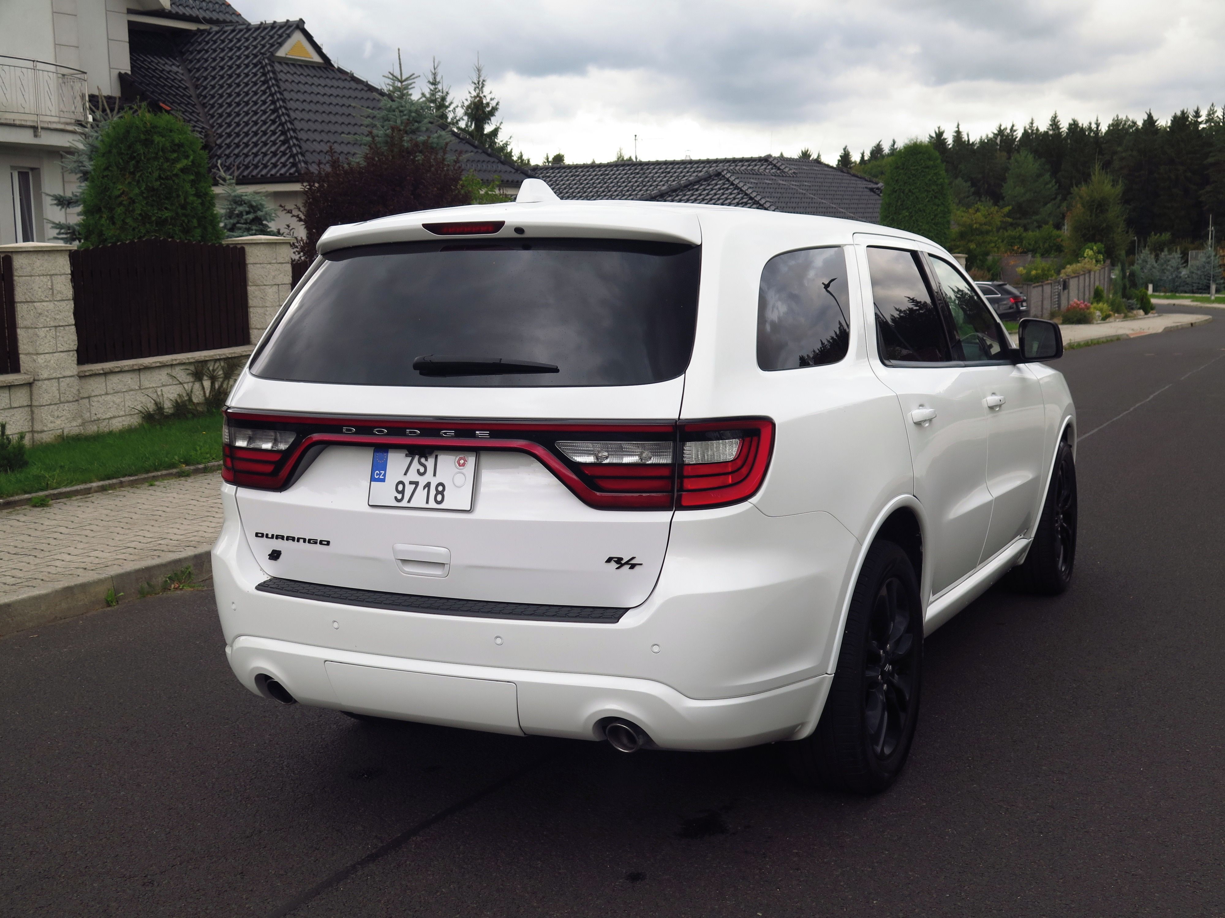 Dodge Durango, 5.7 HEMI V8 SRT vzhled - DPH - fotka 6