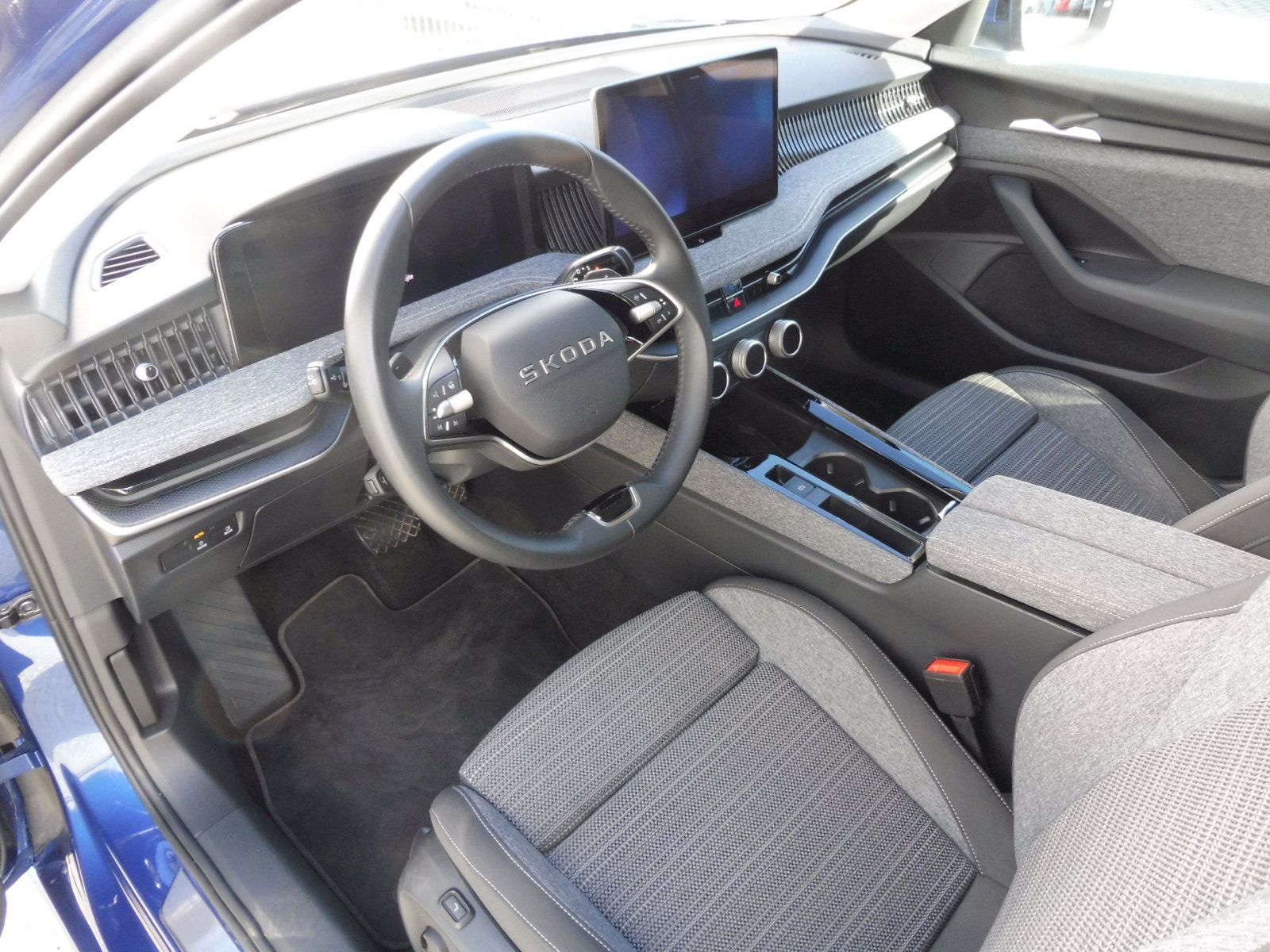 Škoda Superb, Selection 2,0 TDI 110kW DSG - fotka 6