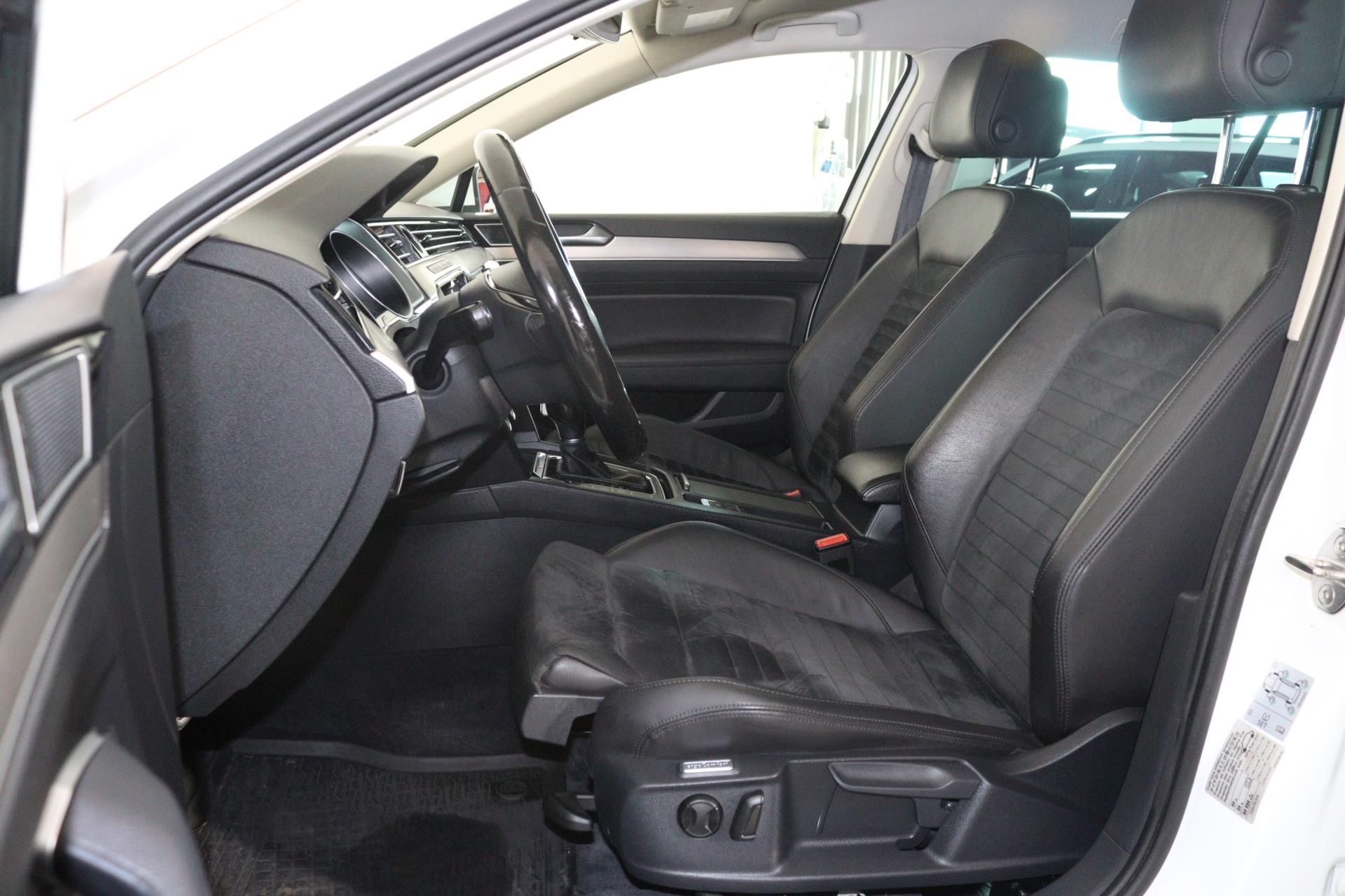 Volkswagen Passat Variant, Highline 2,0TDI 140kW DSG 4mot - fotka 6