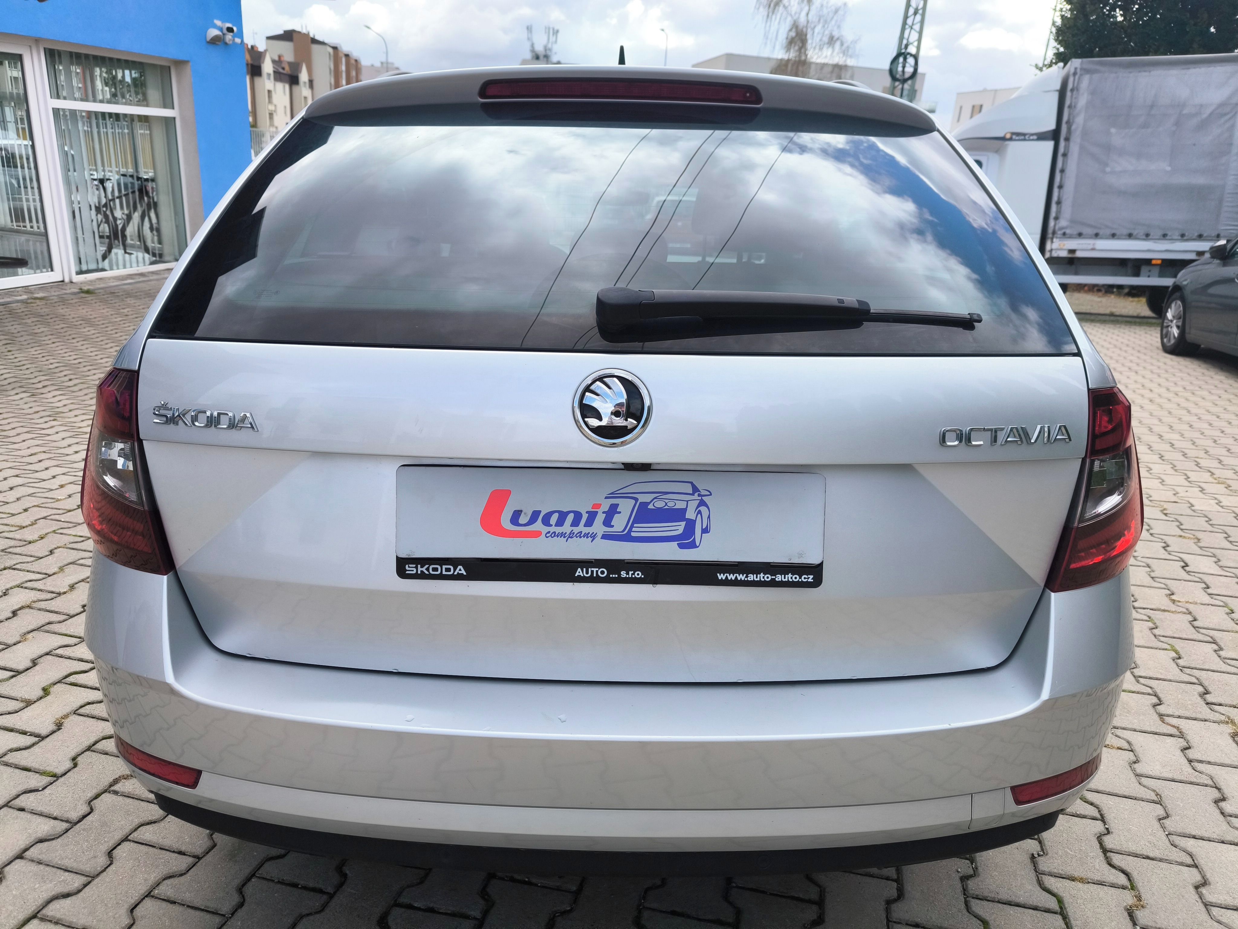 Škoda Octavia, 1.6 TDi Style Tažné - fotka 6