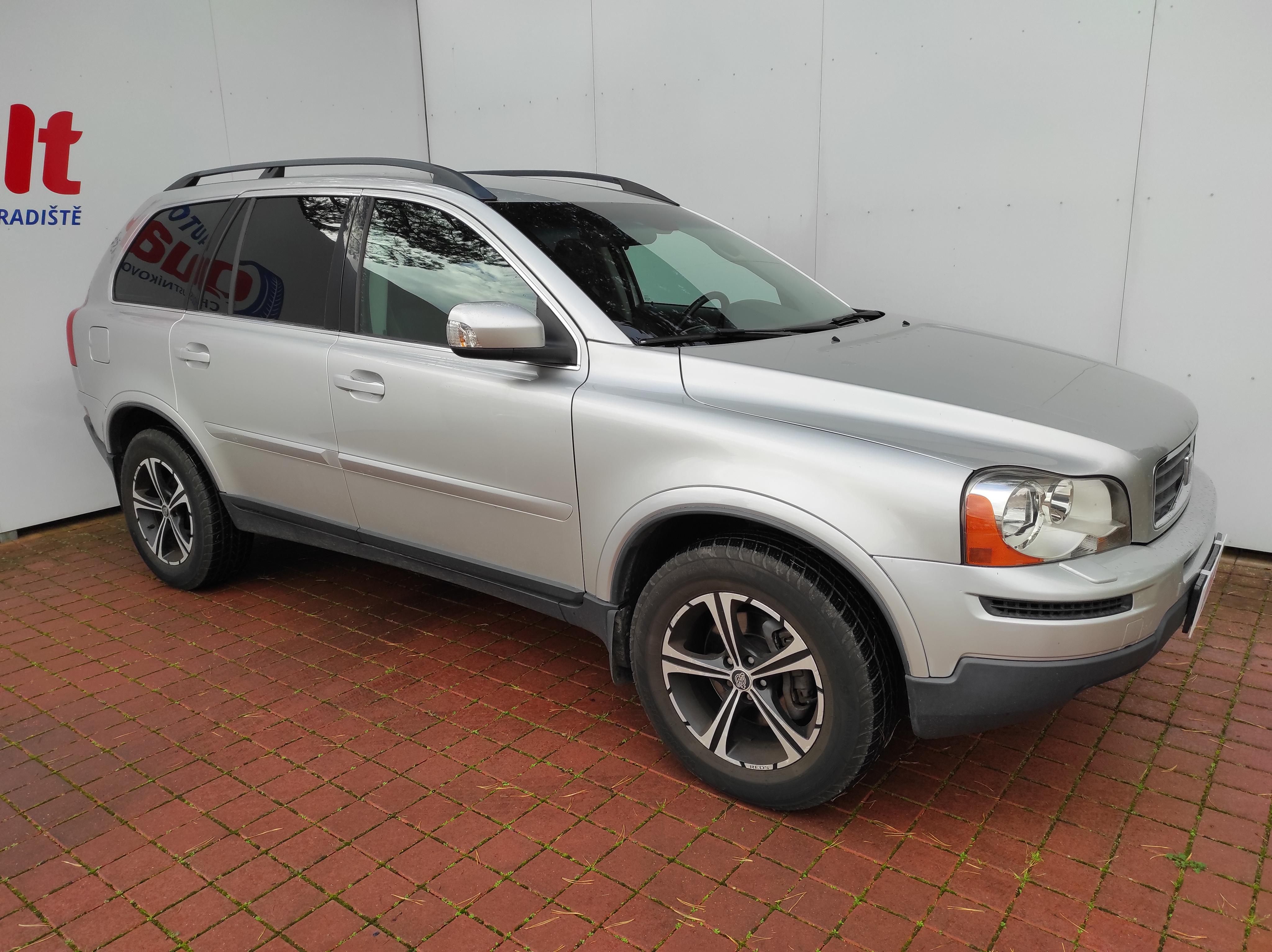 Volvo XC90, 2.4 D5 AWD, AUTOMAT, ZÁVĚS - fotka 5