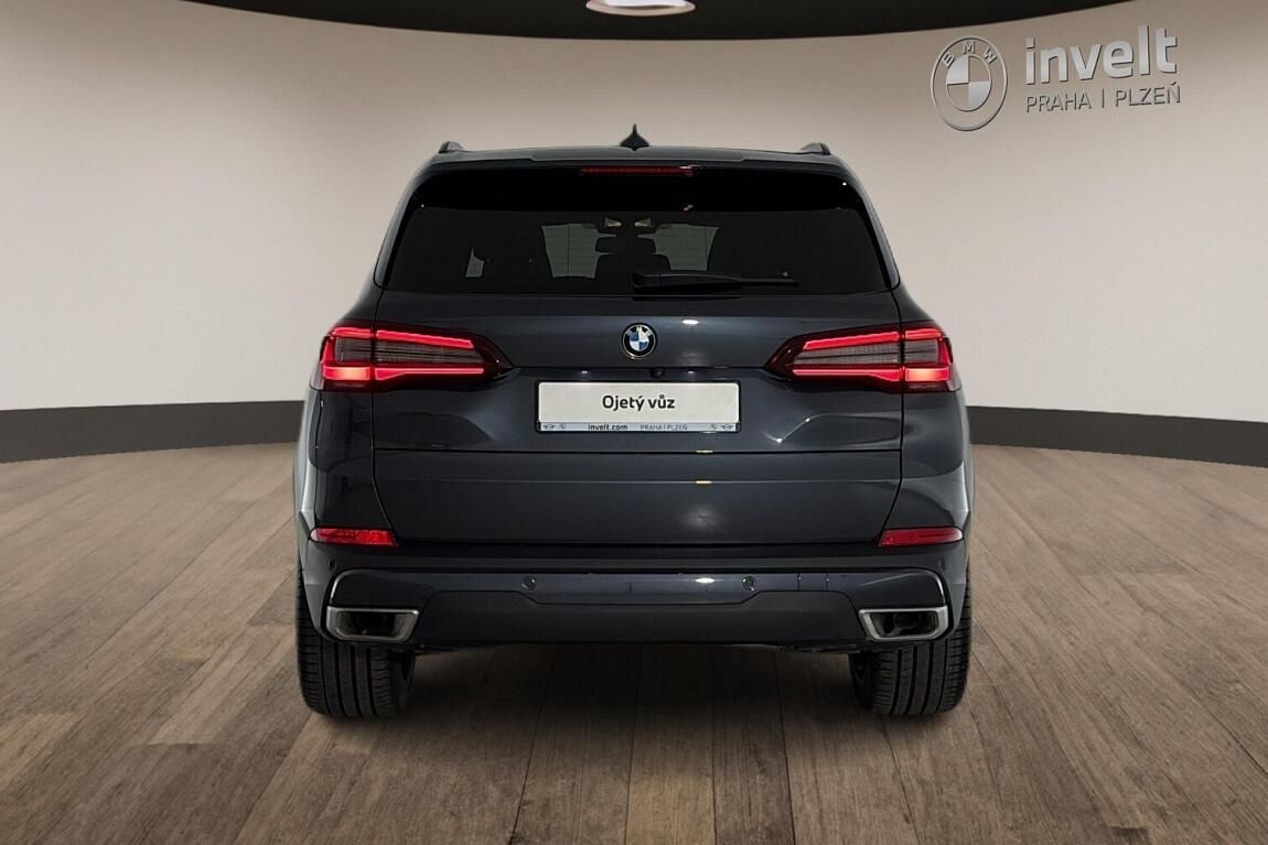 BMW X5, xDrive40i - fotka 4