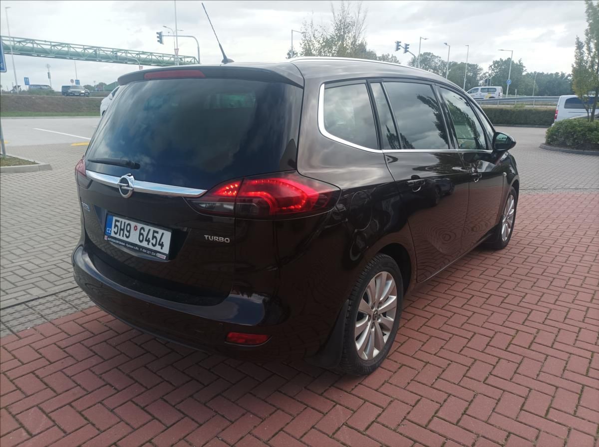 Opel Zafira, 1,4 Turbo Cosmo - fotka 4