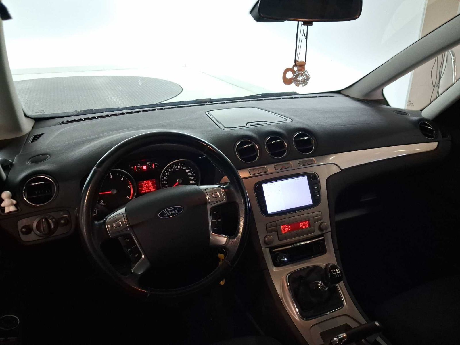 Ford Galaxy, 2.0 TDCi, 7 míst - fotka 3