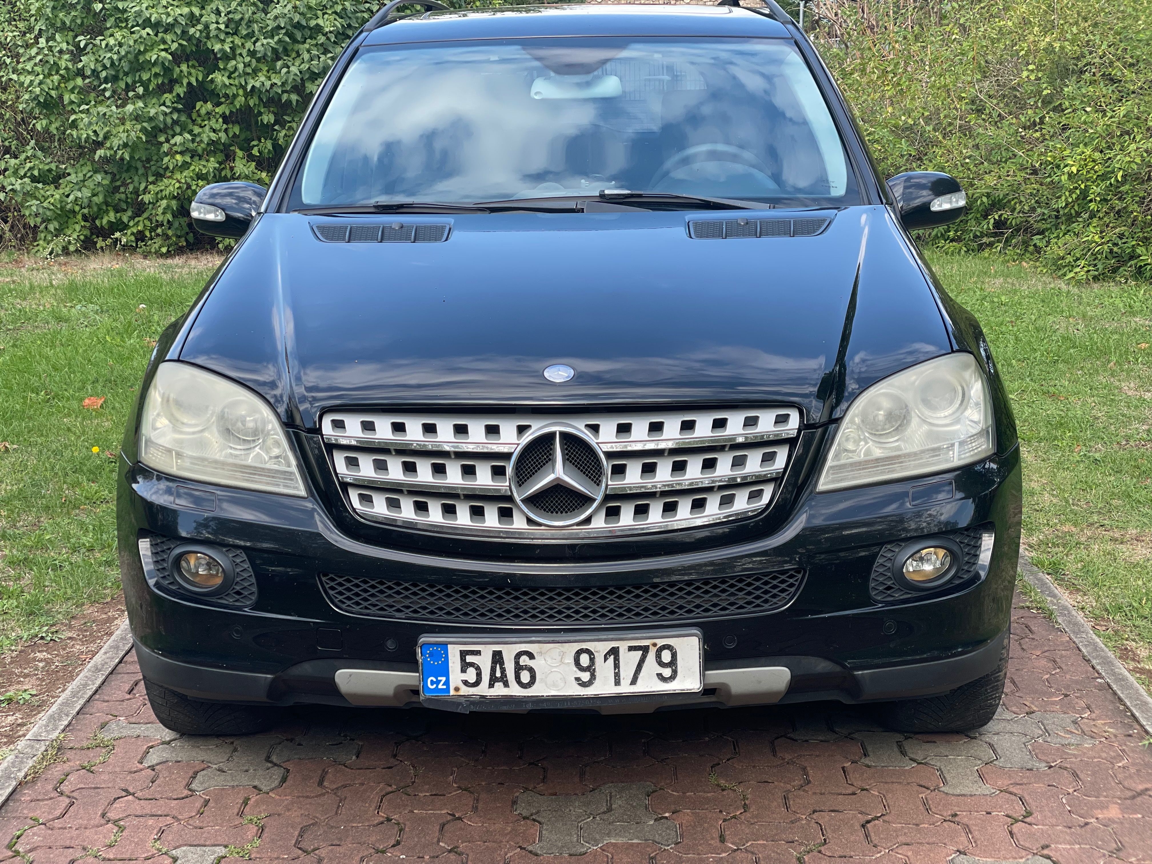 Mercedes-Benz ML, Mercedes-Benz ML500 W164 V8 5.