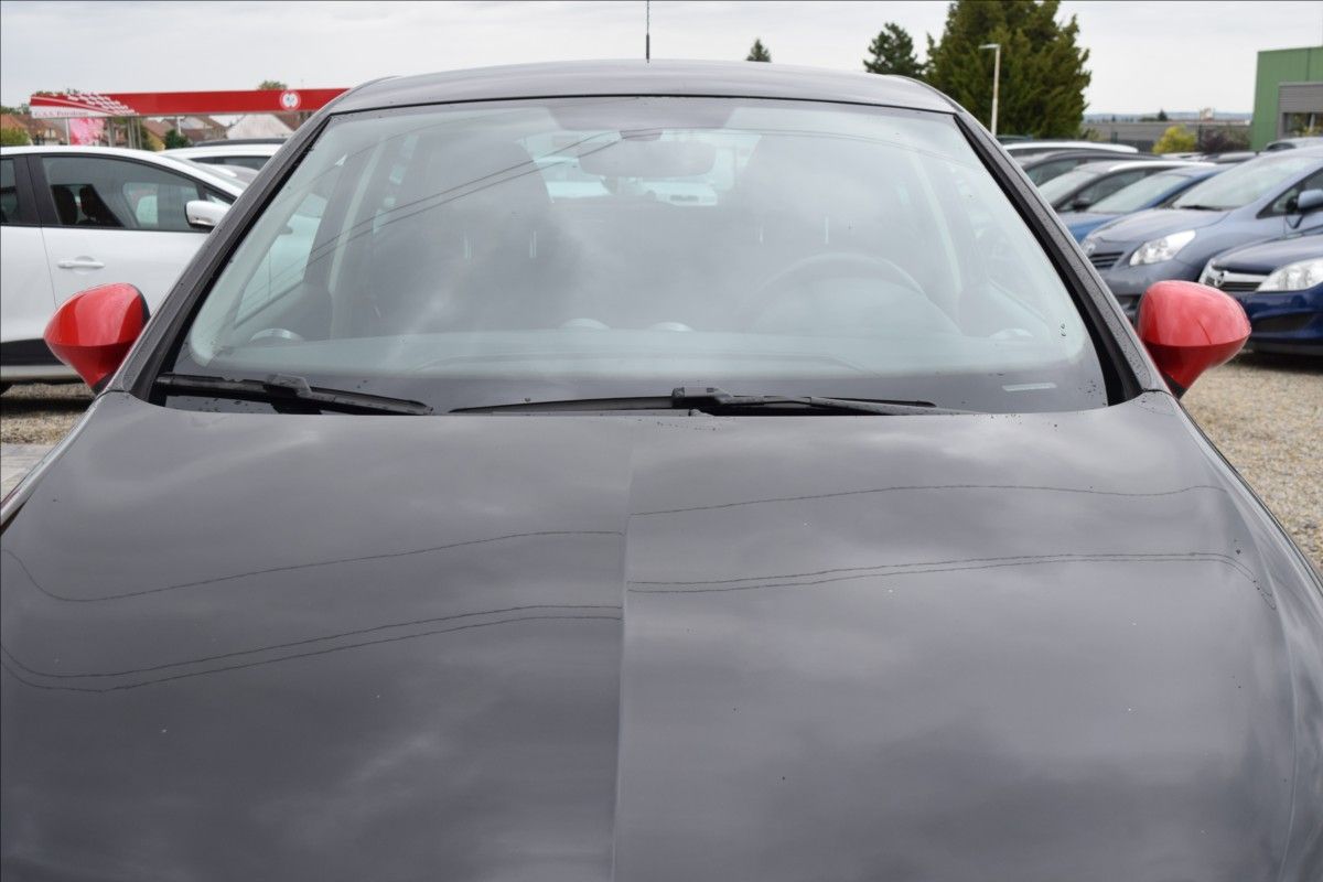 Seat Ibiza, 1,2 i 66KW FR-LINE NÍZKÉ KM - fotka 3
