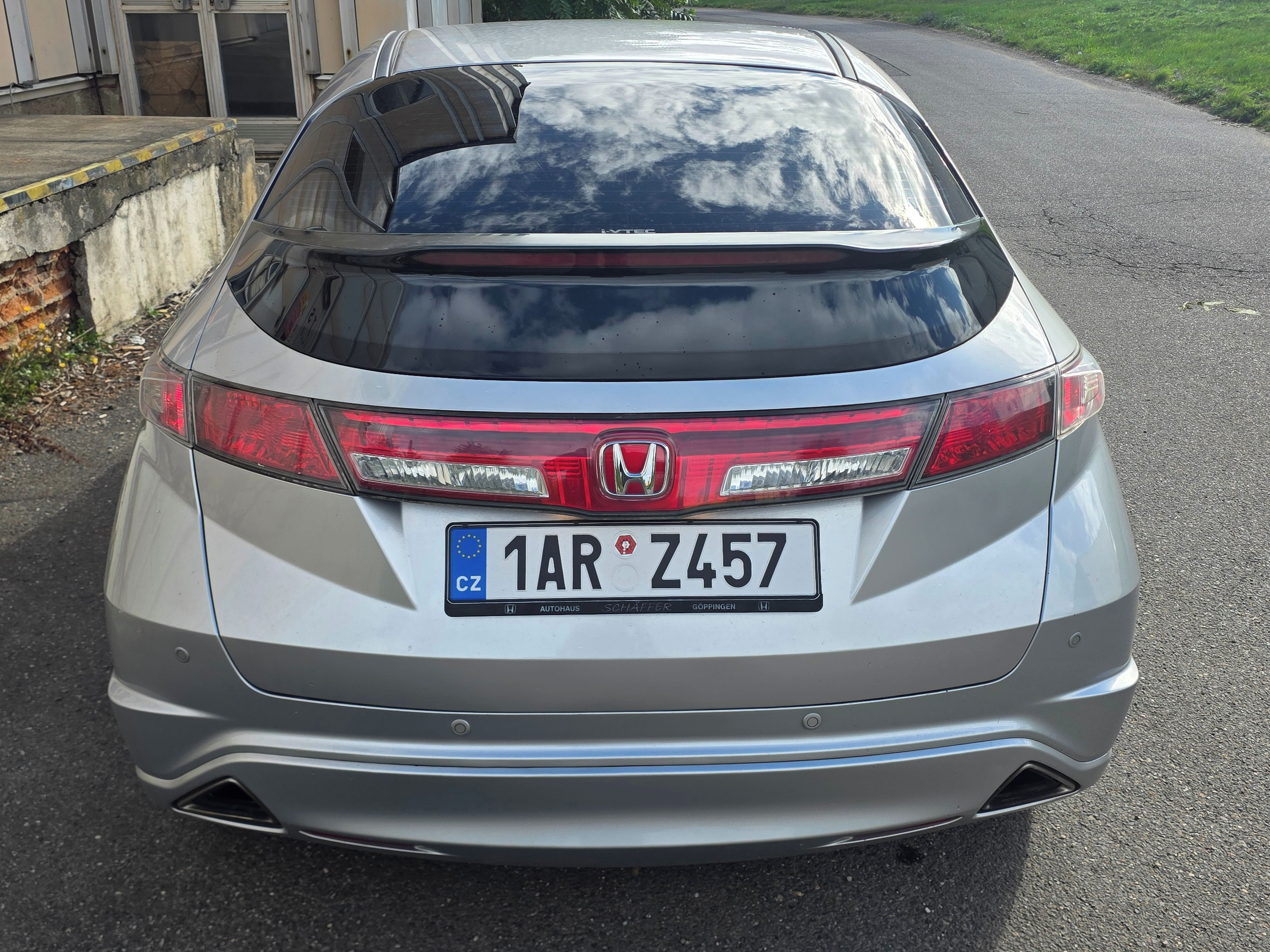 Honda Civic, Automat 1.8i-VTEC, 141.000km - fotka 4